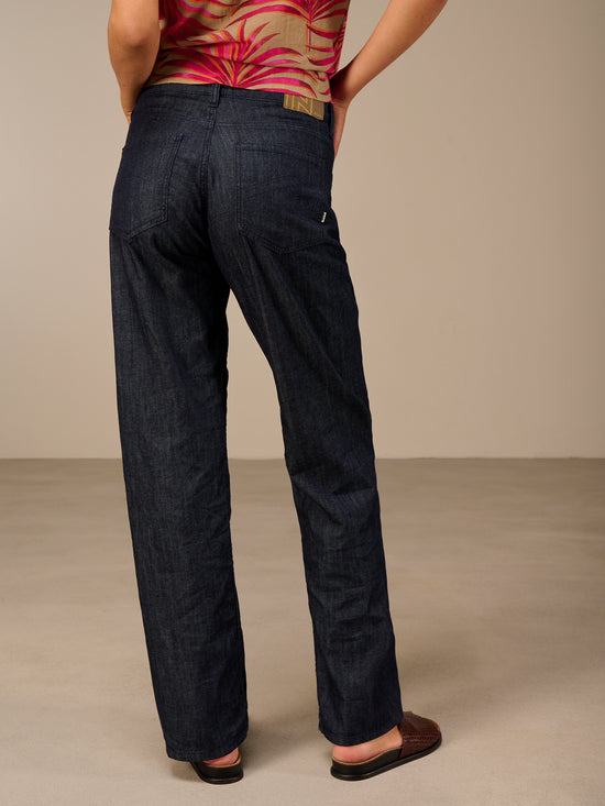 jean straight