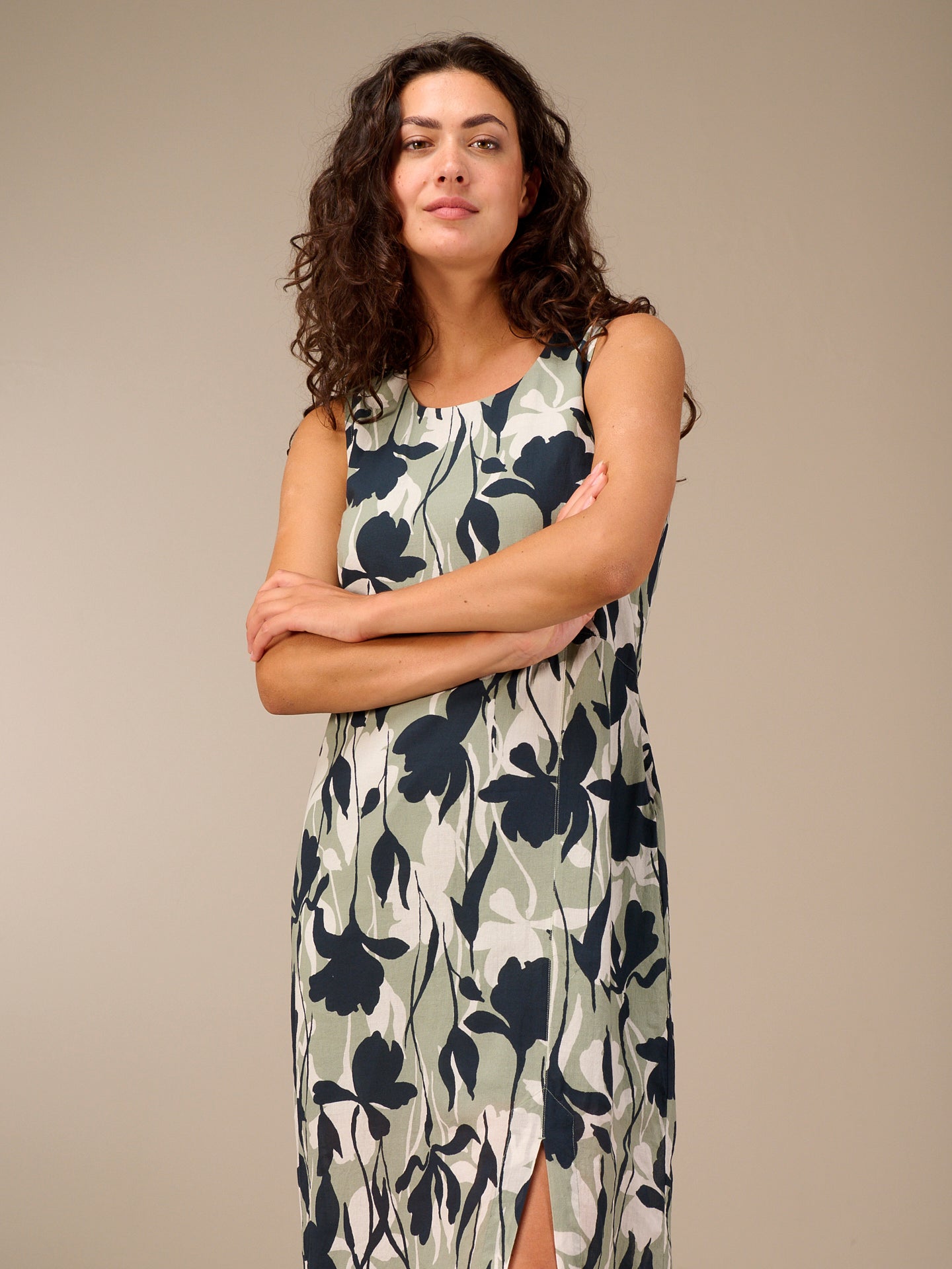 Round-neck dress