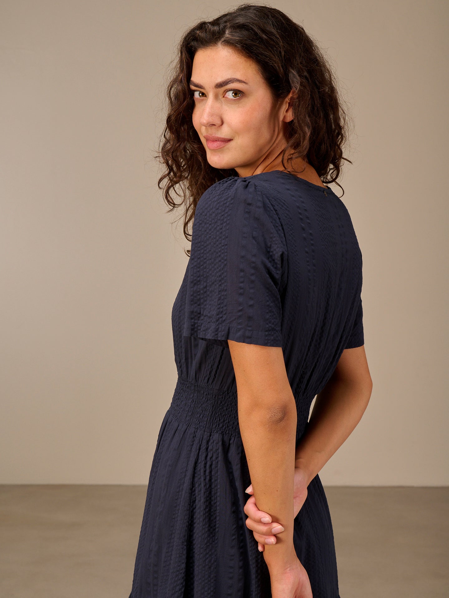 robe avec col en V
