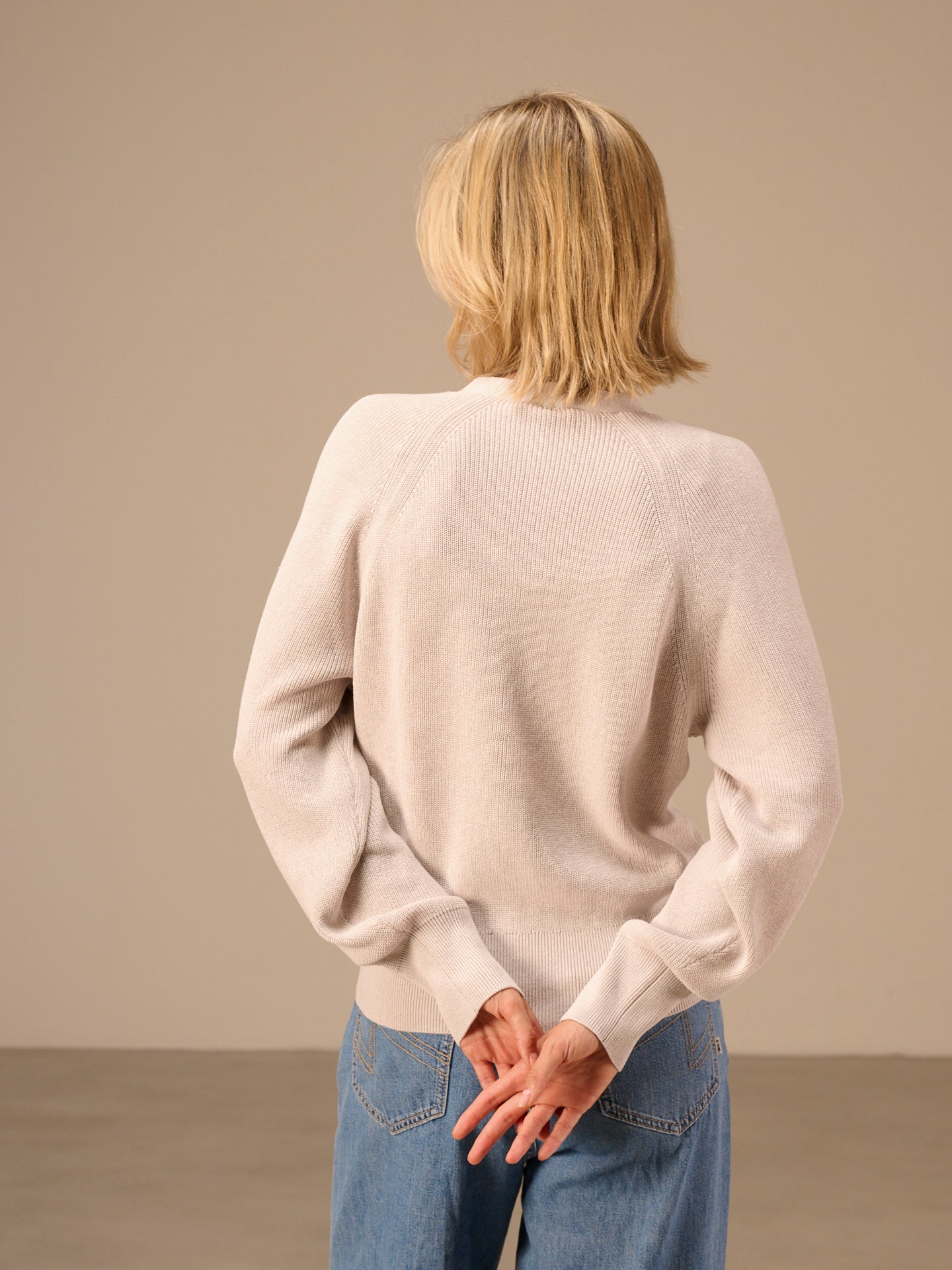 Strickjacke mit V-Ausschnitt