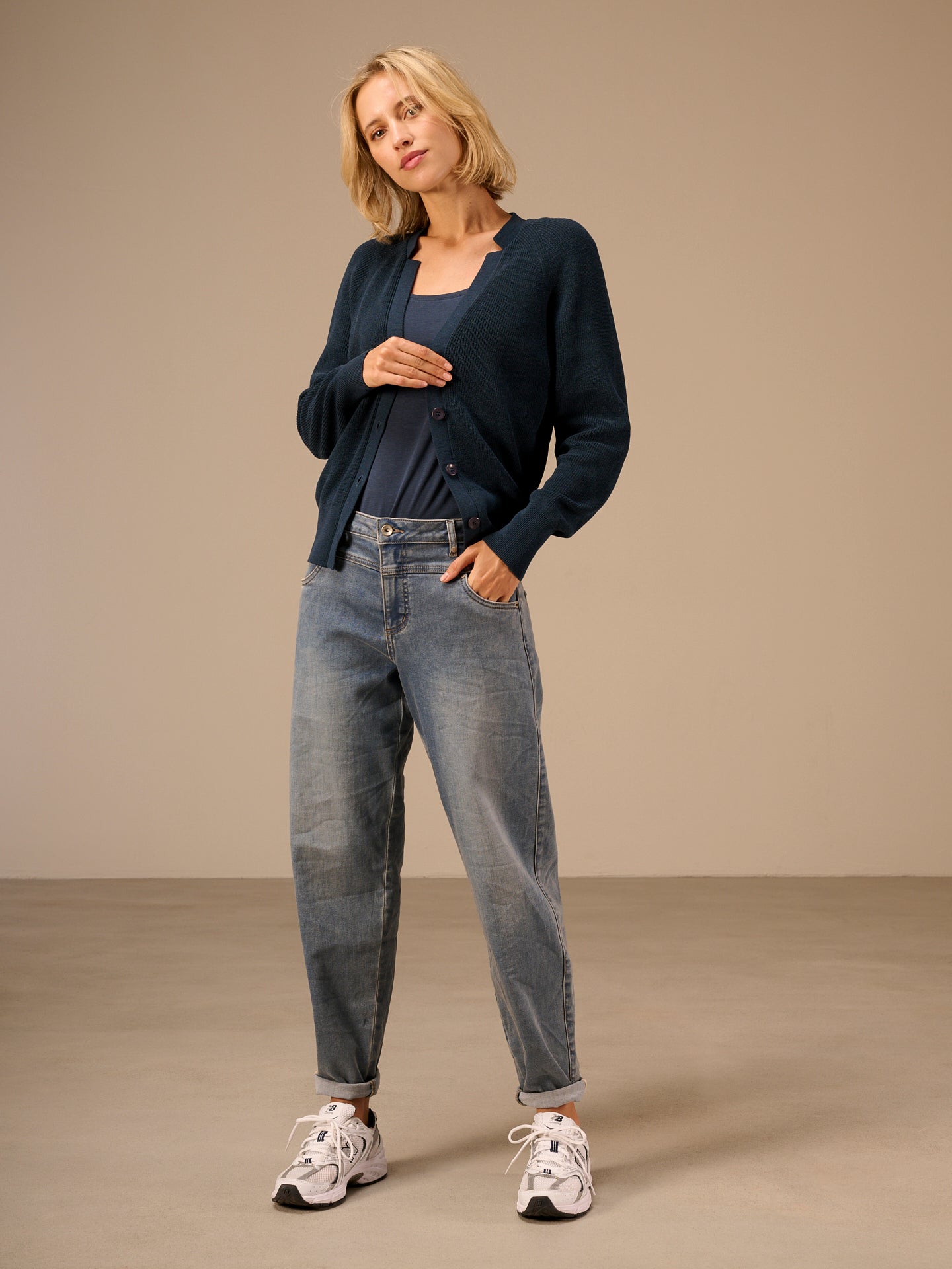 Strickjacke mit V-Ausschnitt