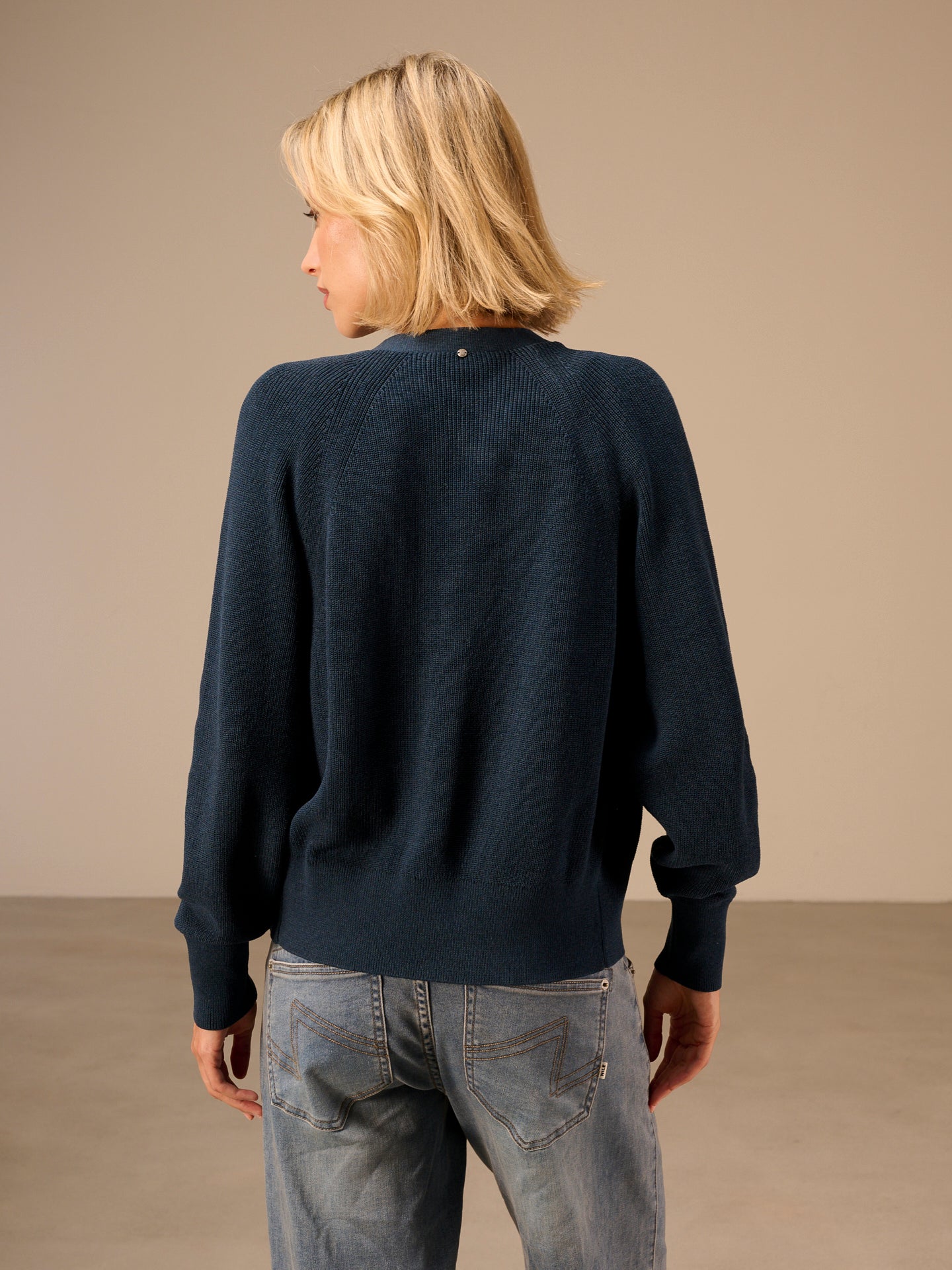 Strickjacke mit V-Ausschnitt