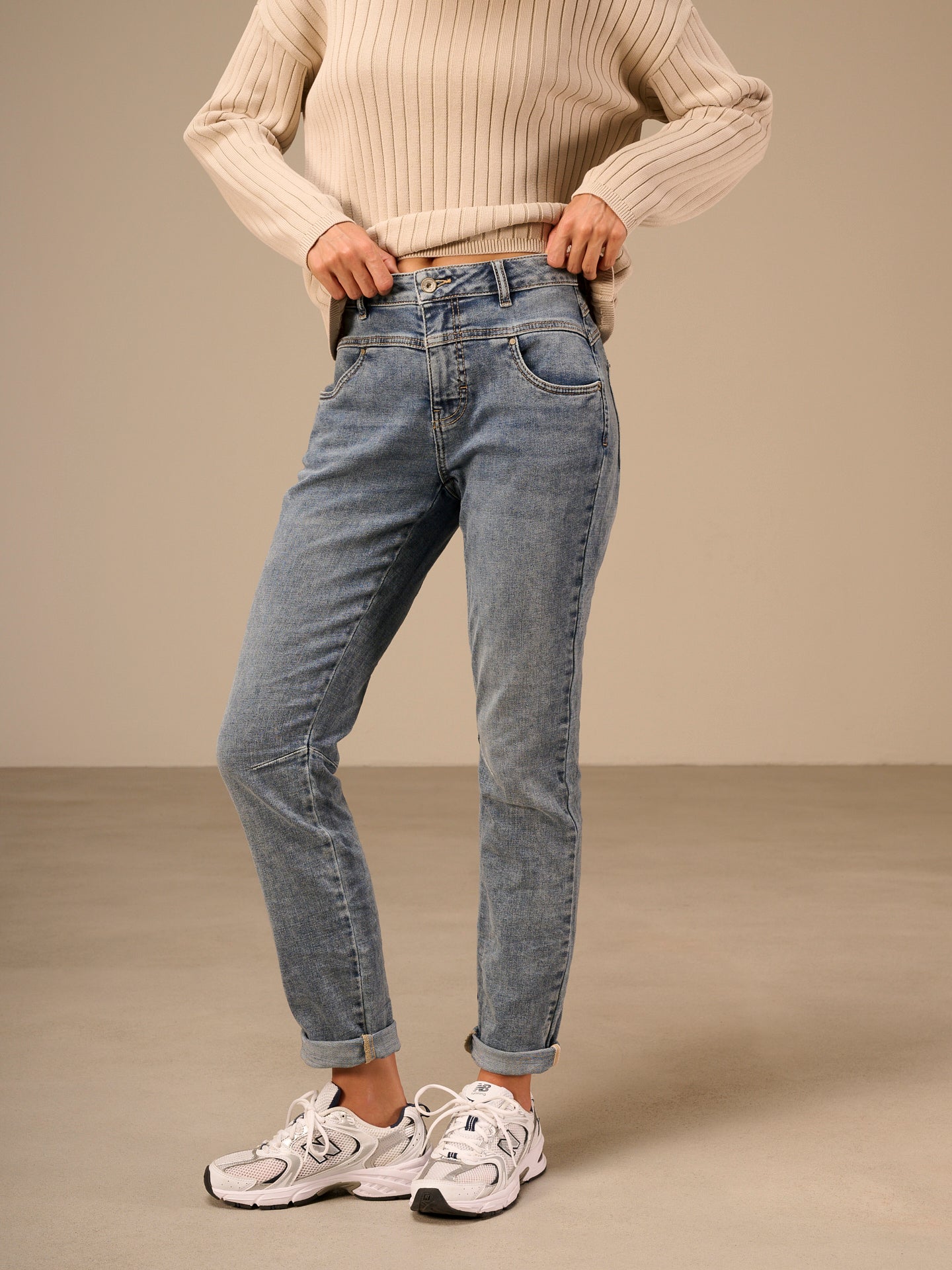 Tapered jeans