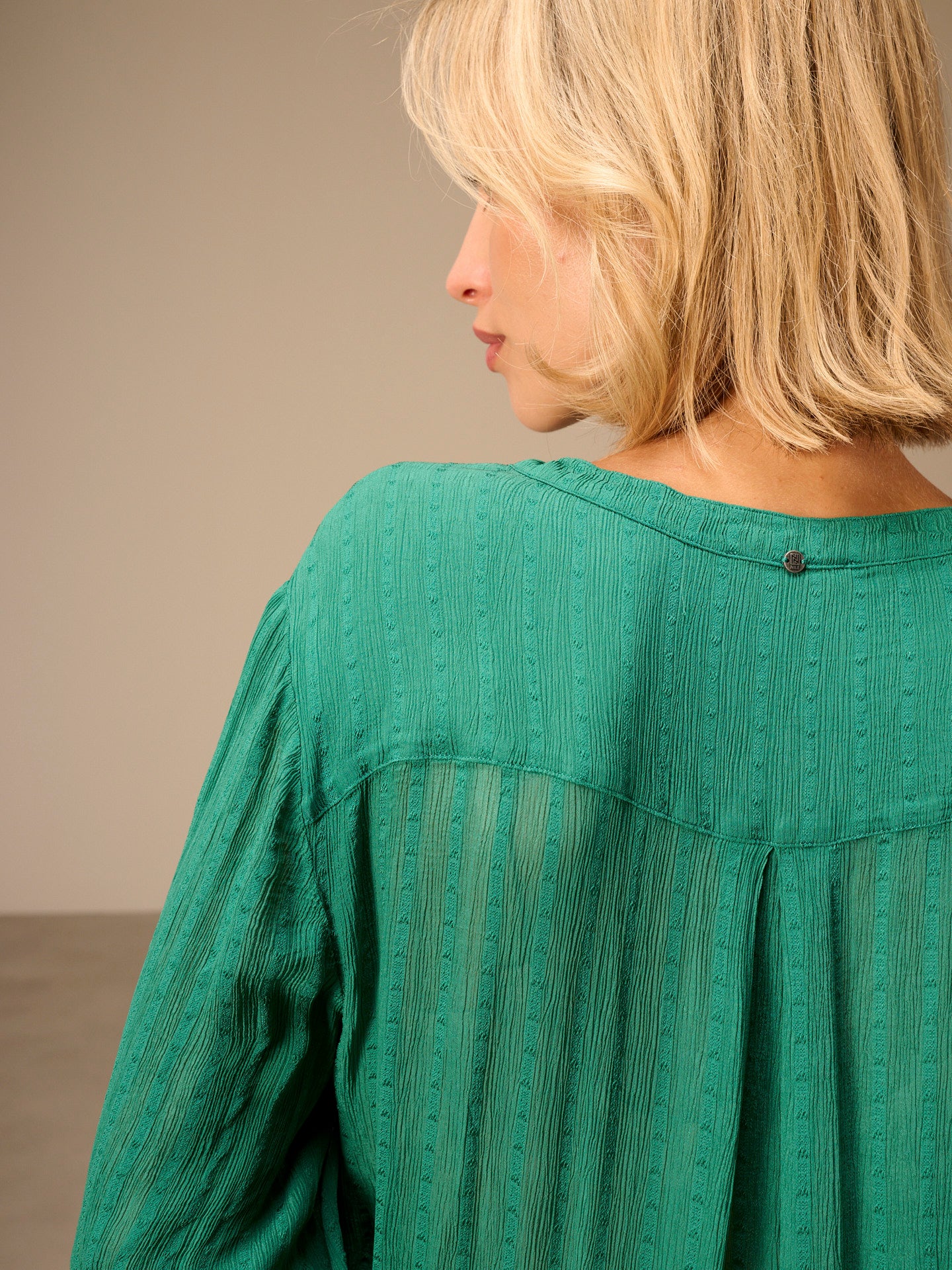 Blusa con scollo a V