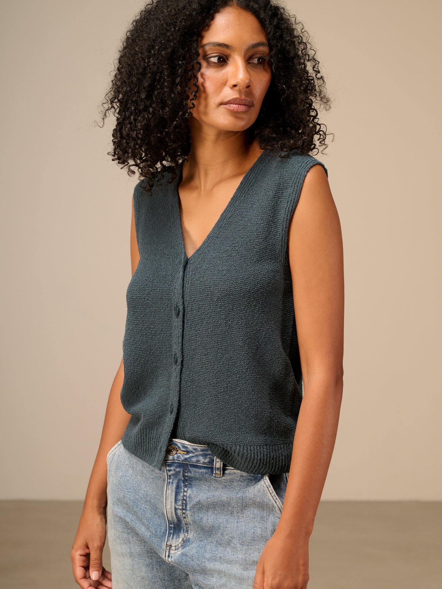 Knitted sweater vest