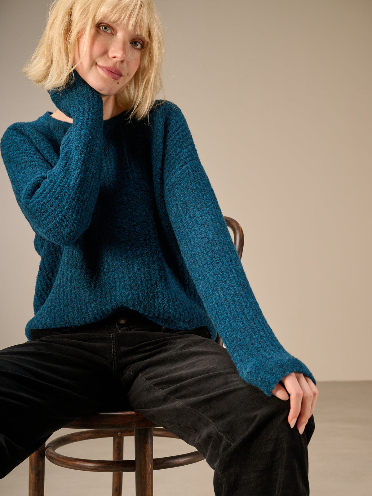Knitted sweater with wool