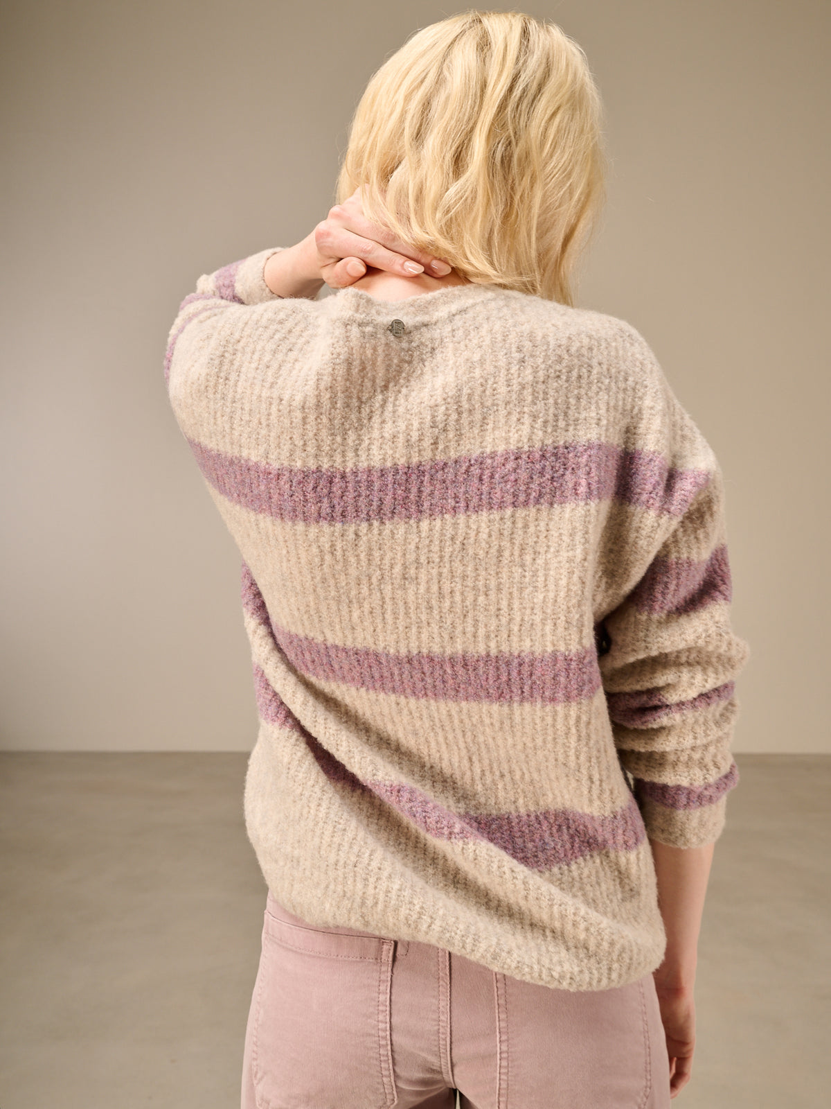 Knitted sweater with wool