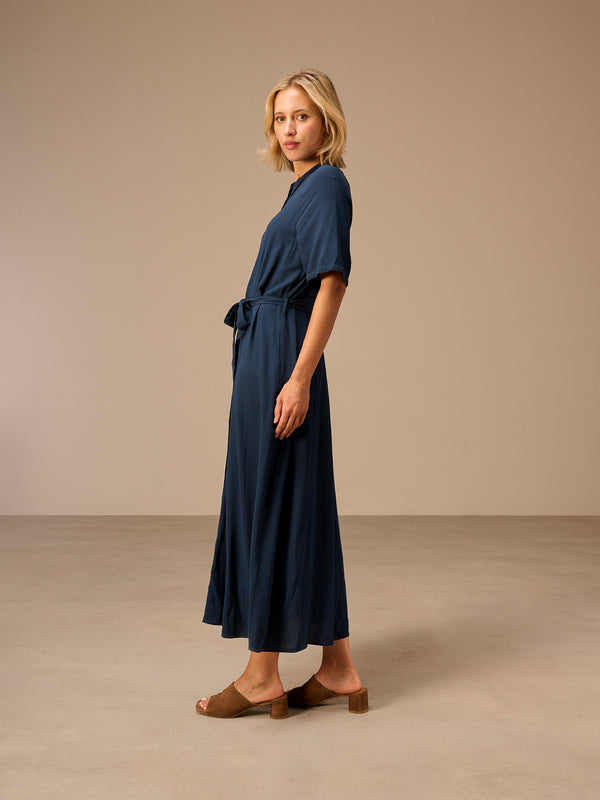 Kleid mit Kragen