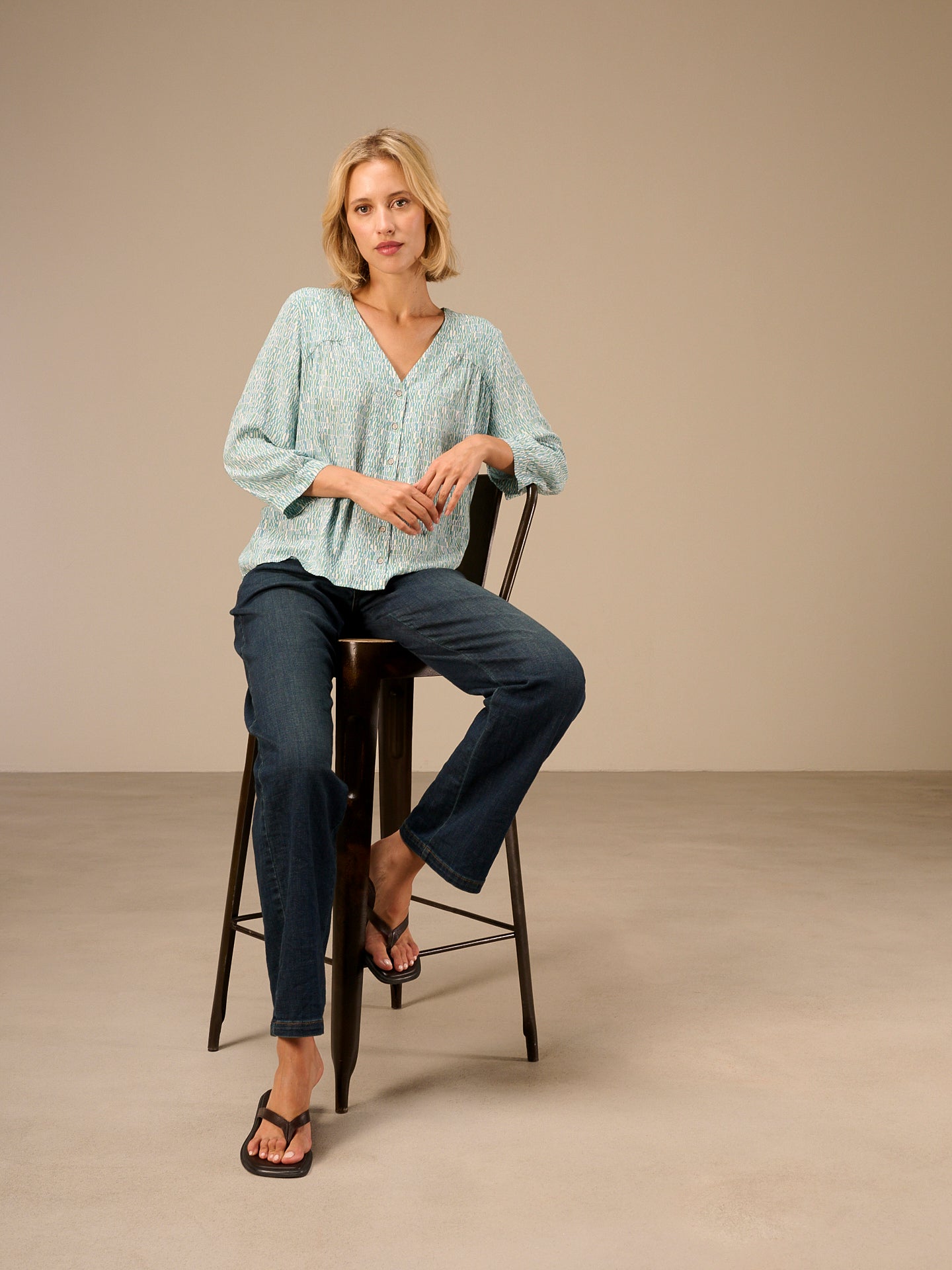 Blusa con scollo a V