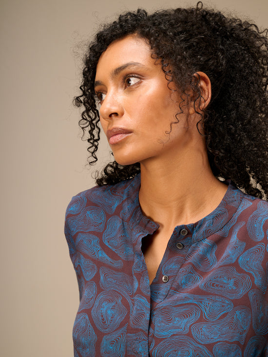 3/4-sleeved blouse
