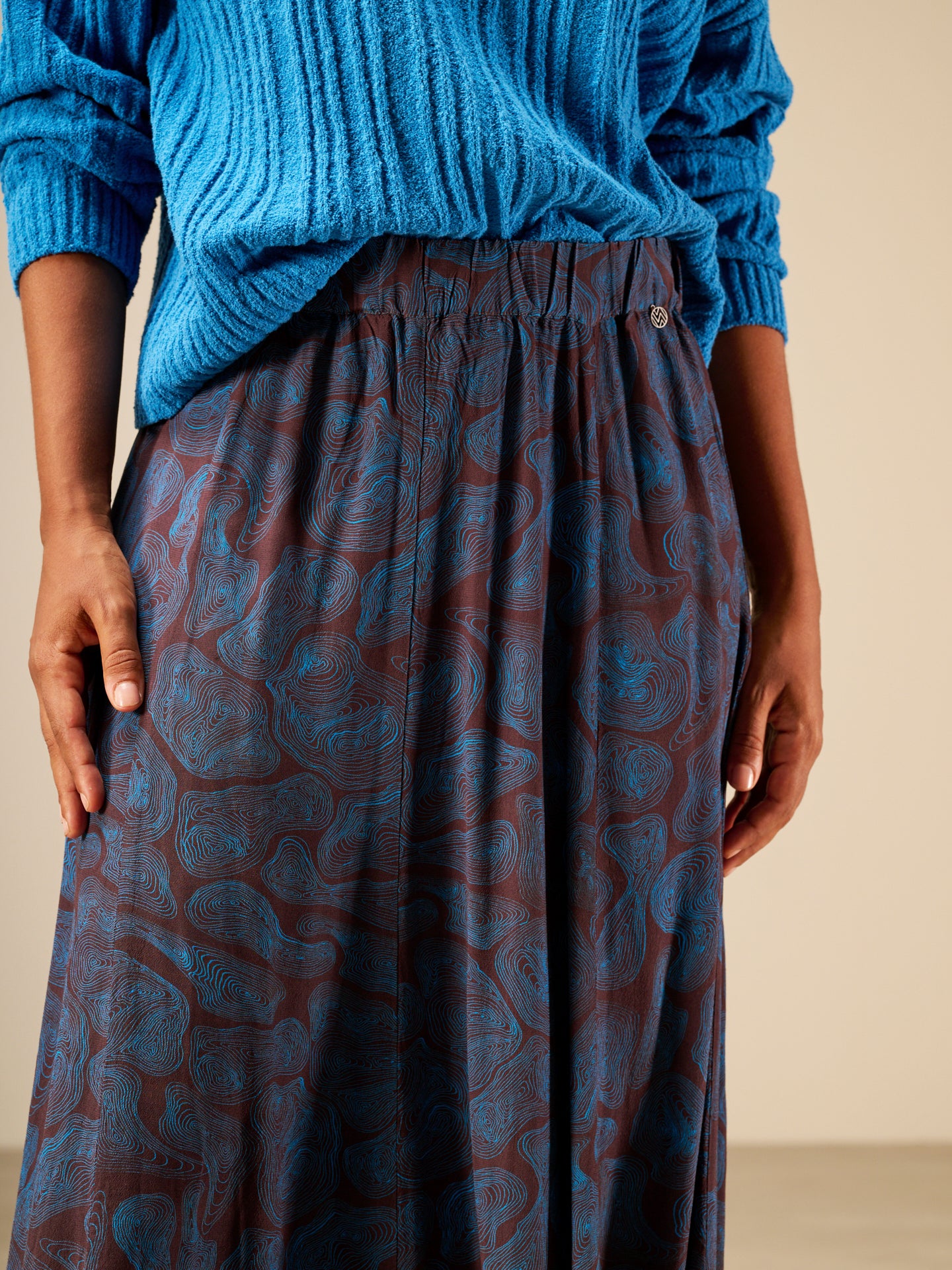 Skirt with elastic waistband