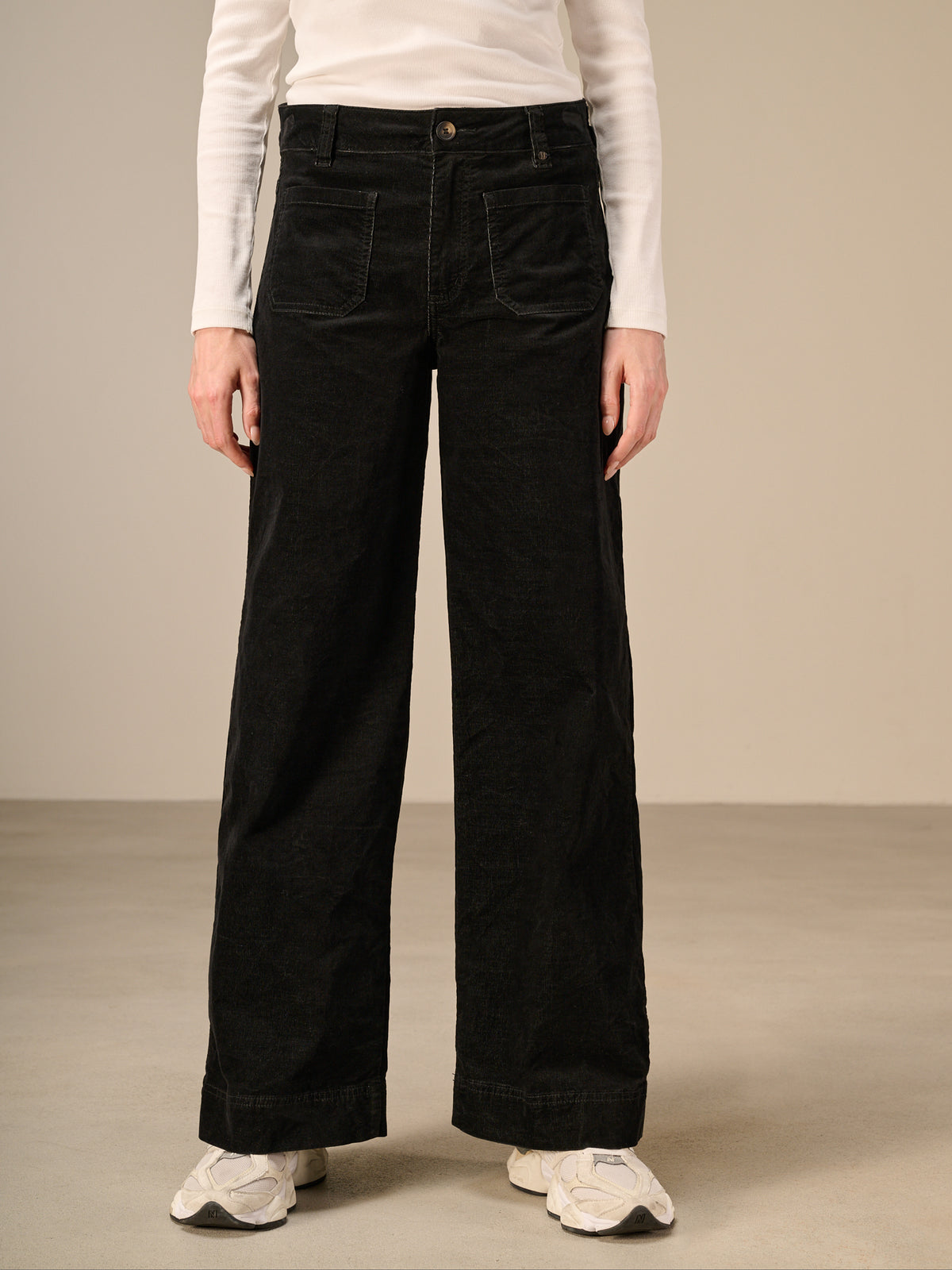 Wide-leg jeans