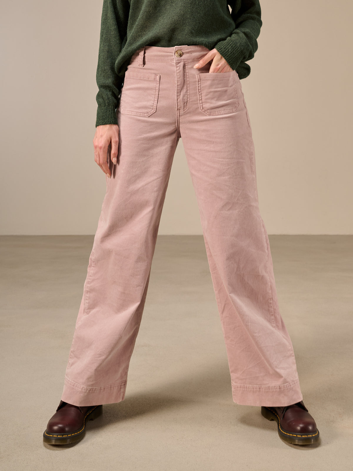 Wide-leg jeans