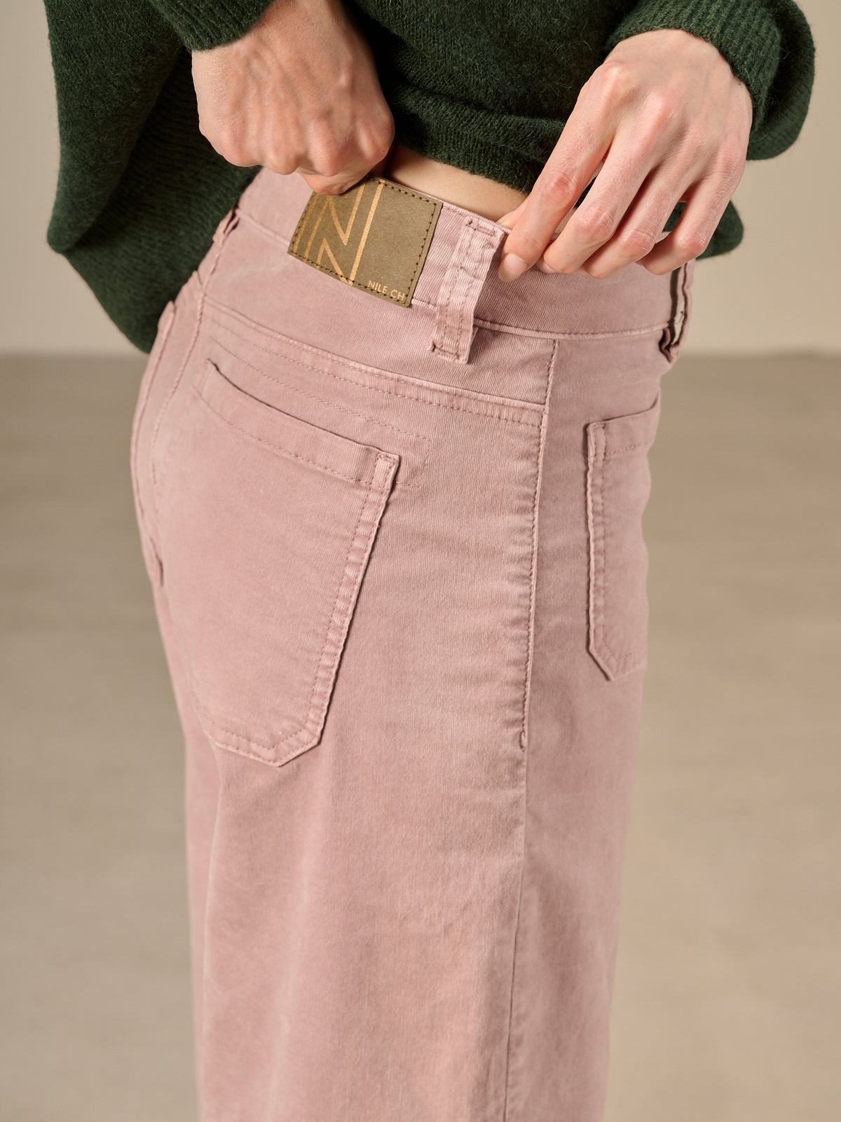 Wide-leg jeans