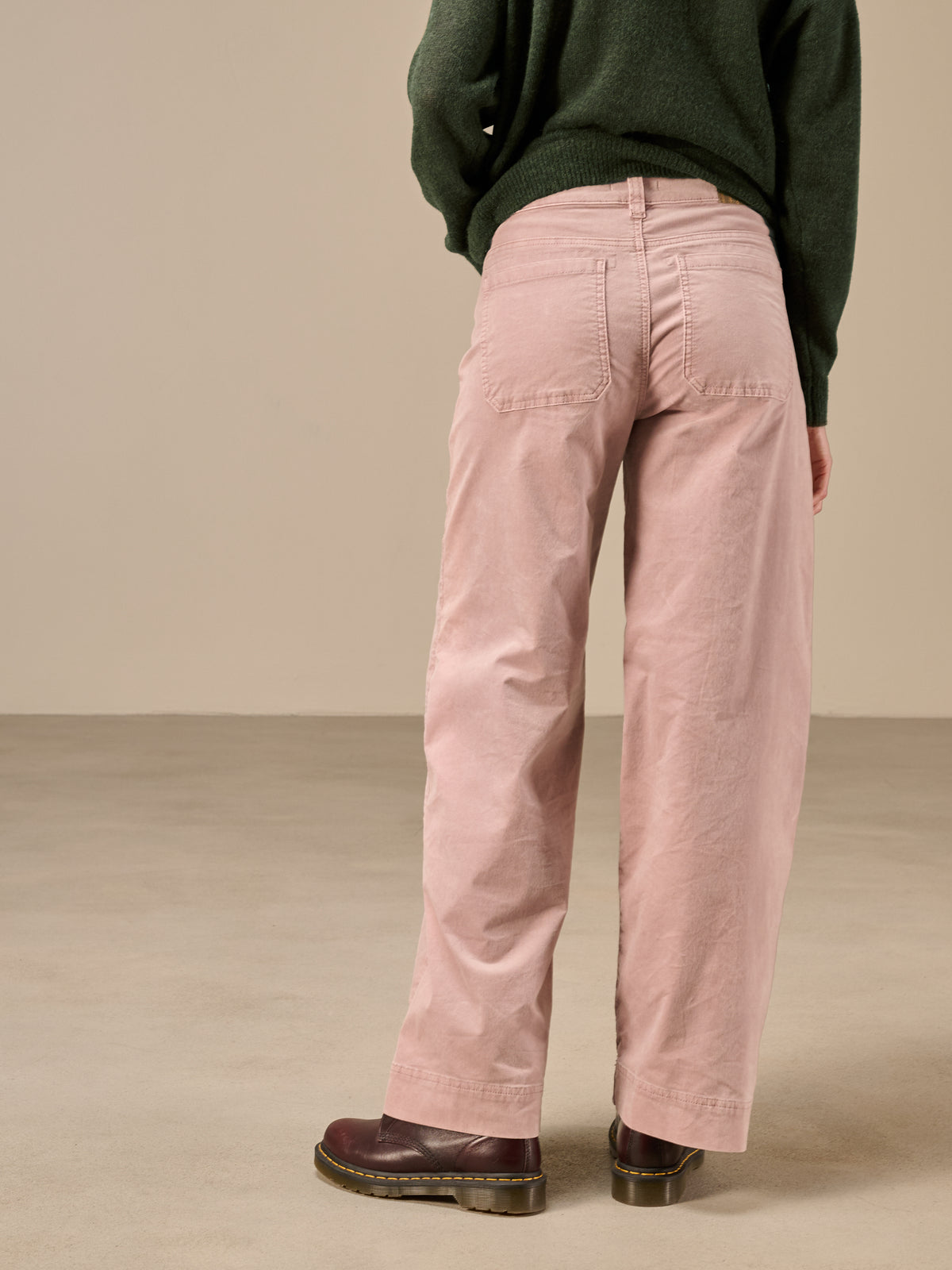 Wide-leg jeans