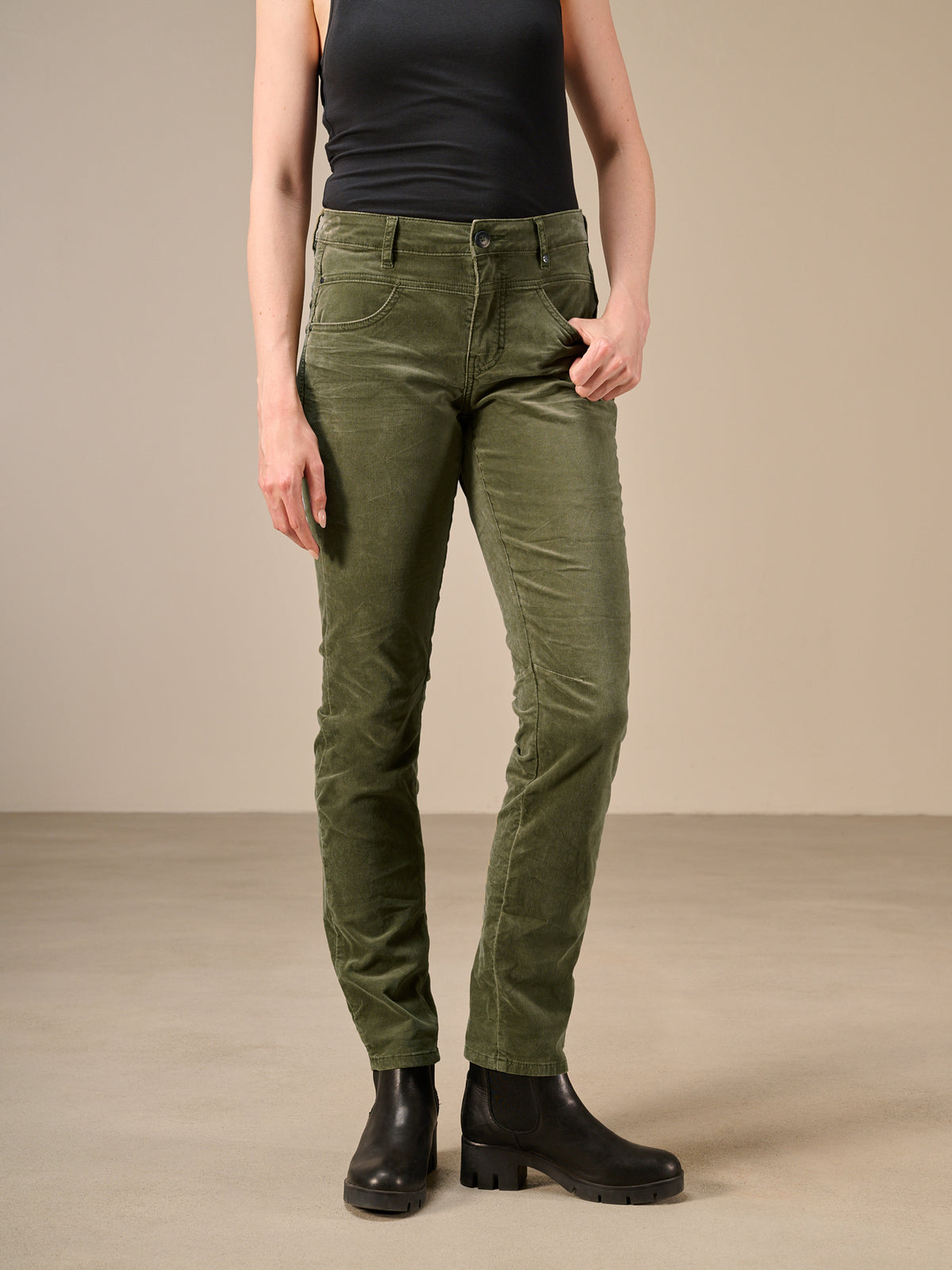 Pantaloni affusolati