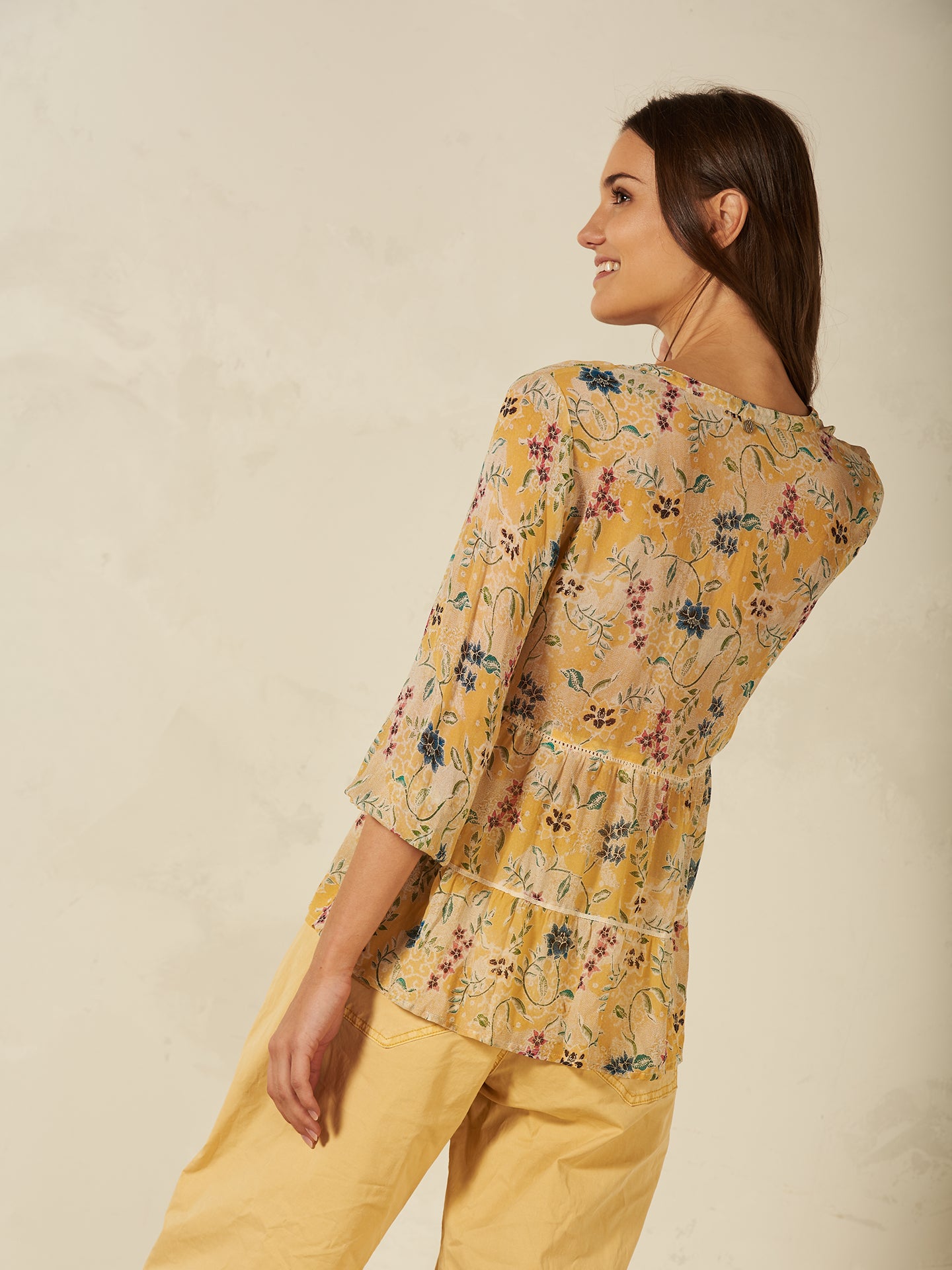 blouse à volants