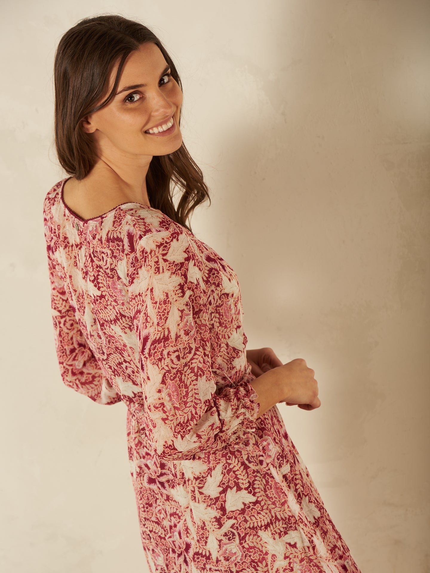 Kleid mit Volant