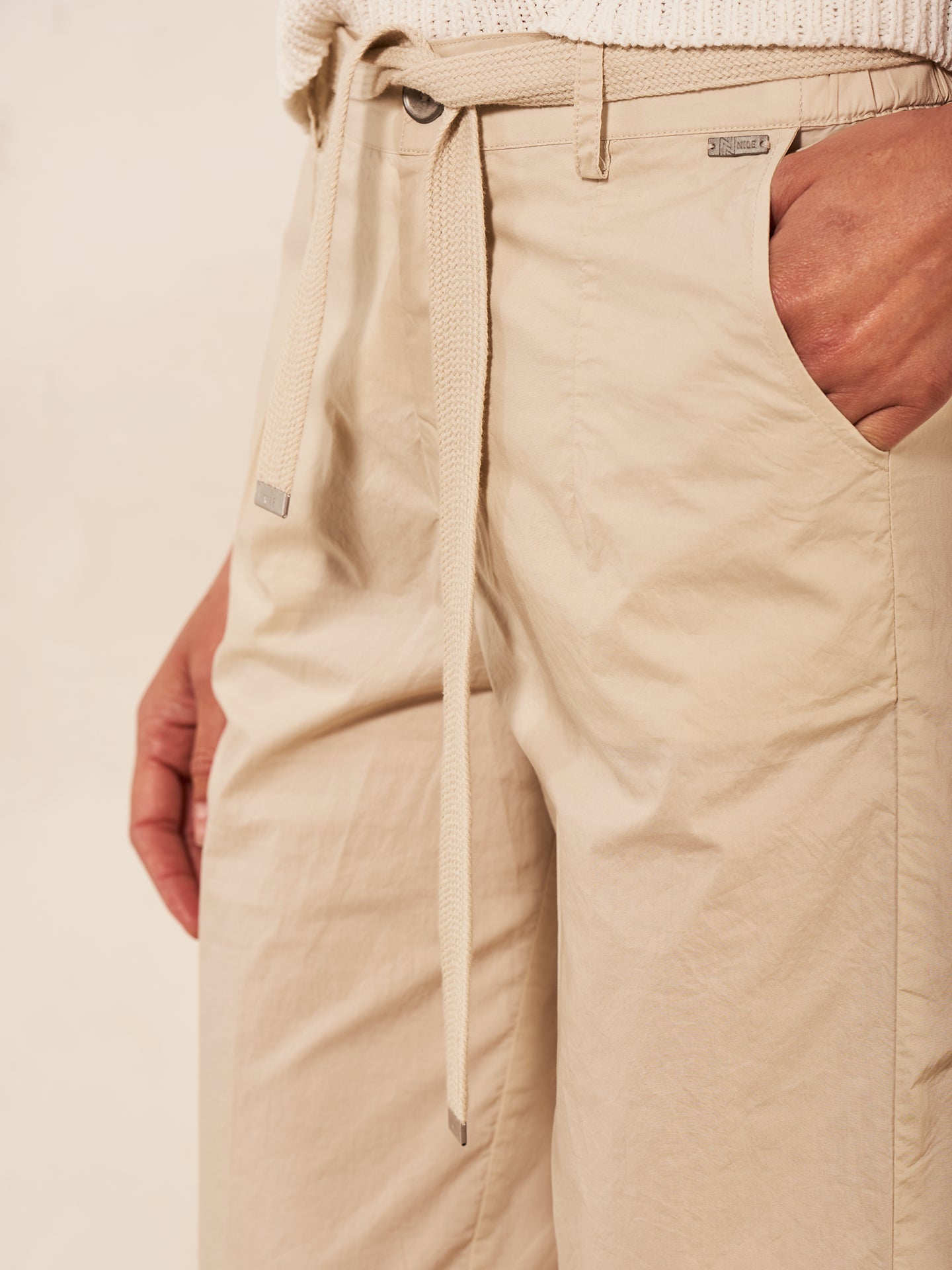 Hose mit Gürtel