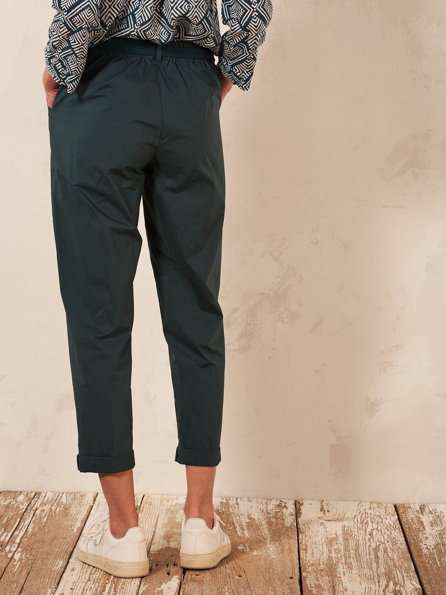 Hose mit Gürtel