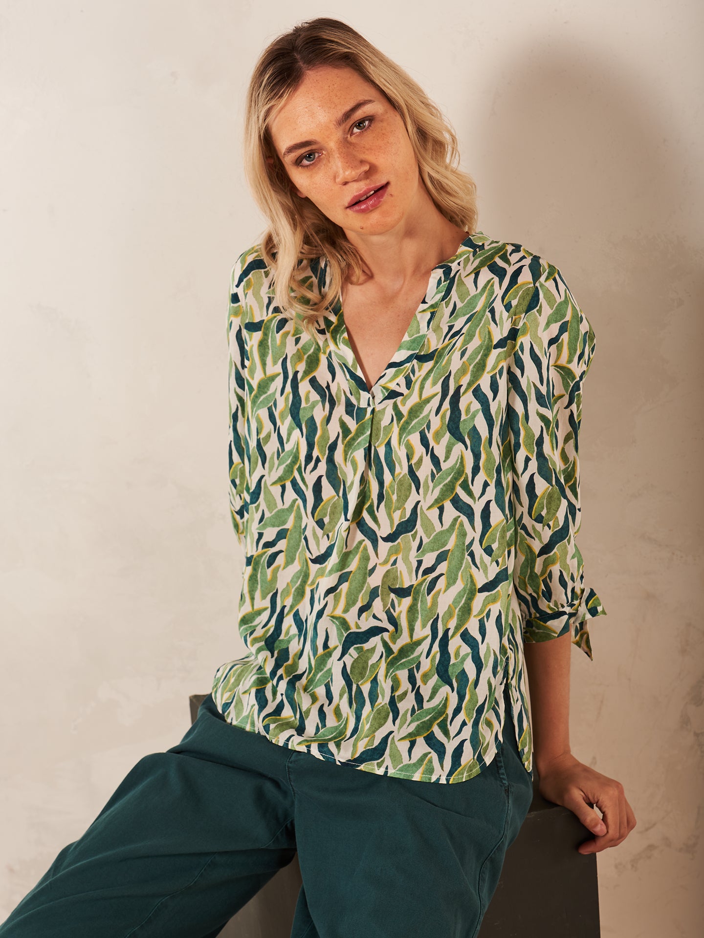 blouse avec col en V