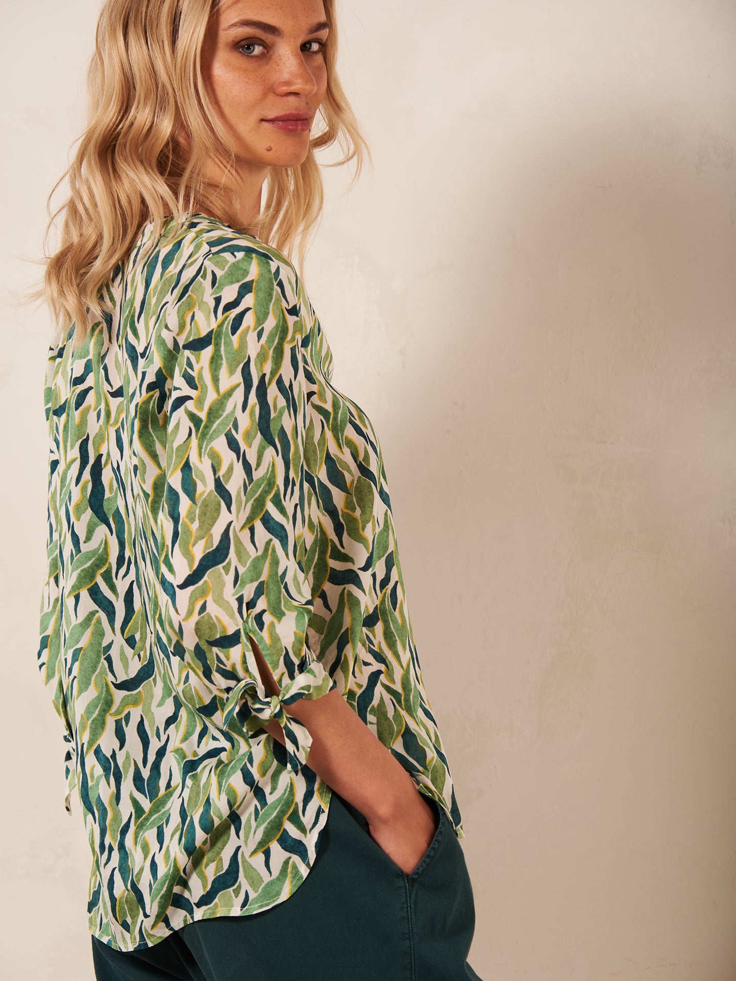 blouse avec col en V
