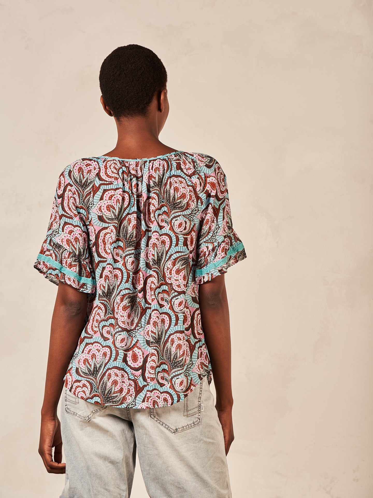 blouse avec détails à volants