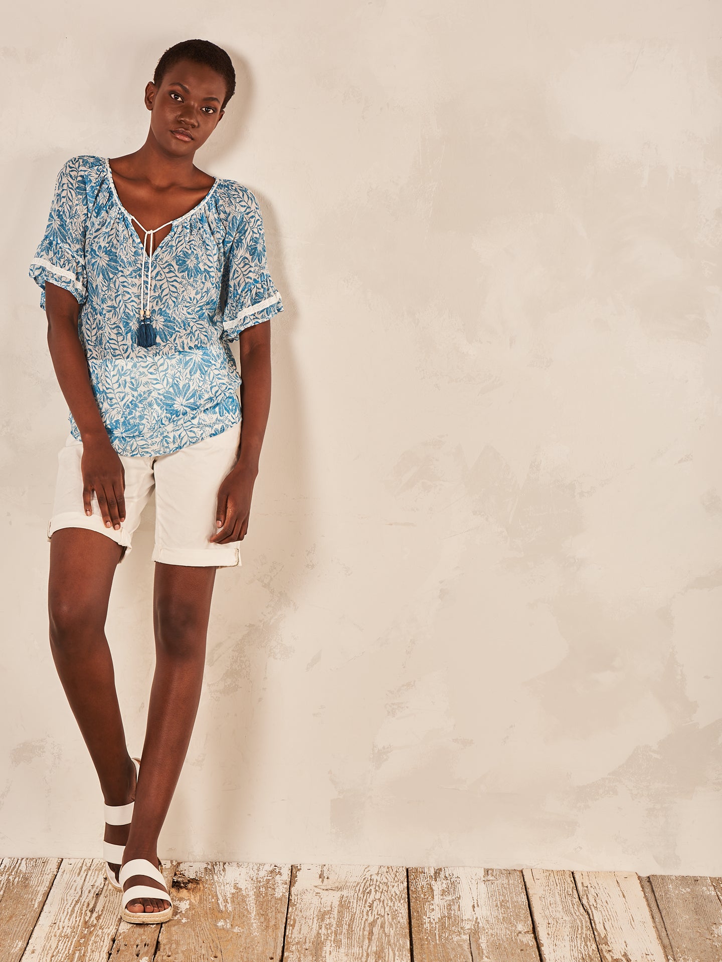 blouse avec détails à volants
