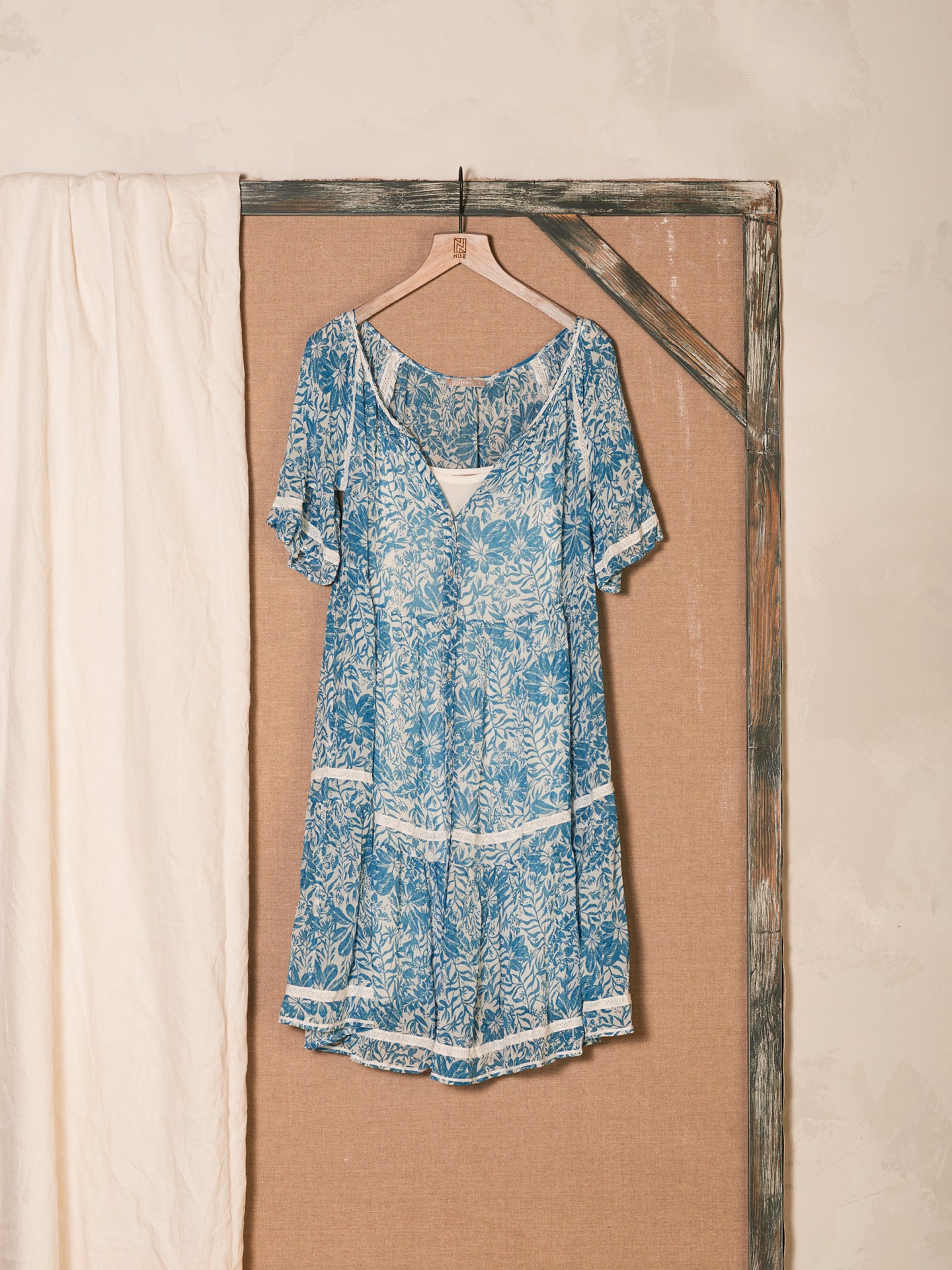 Kleid mit Volant