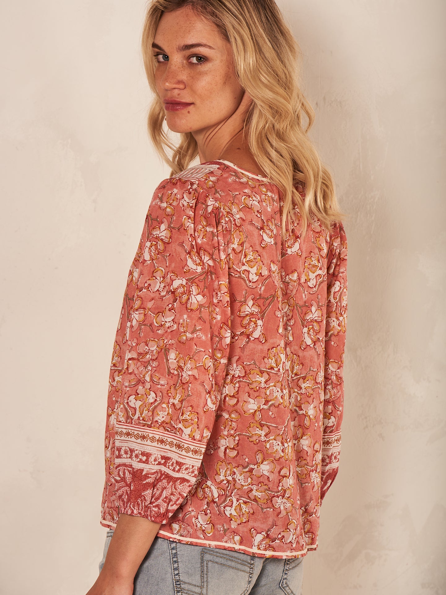 blouse à manches 3/4