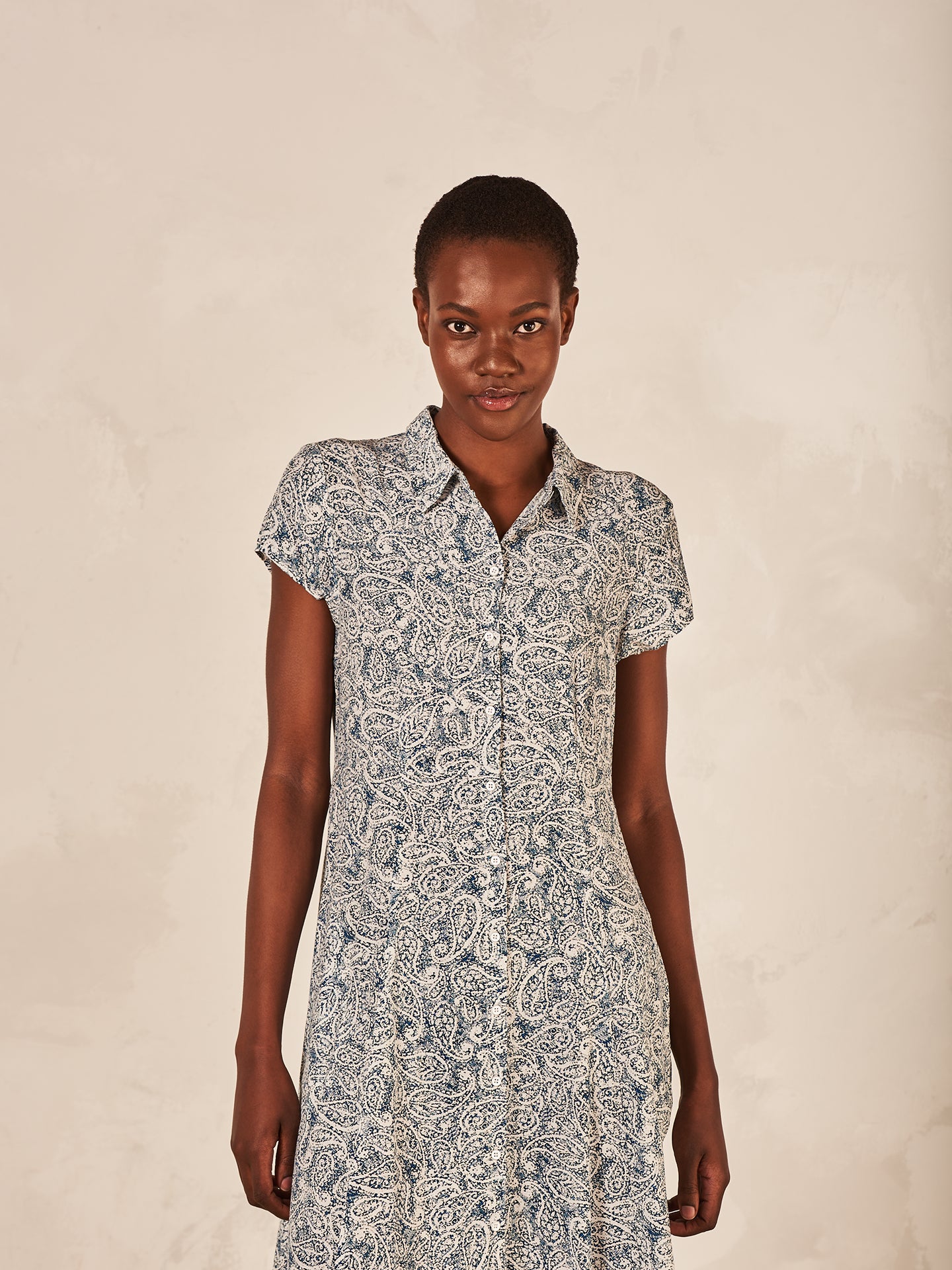 Kleid mit Kragen