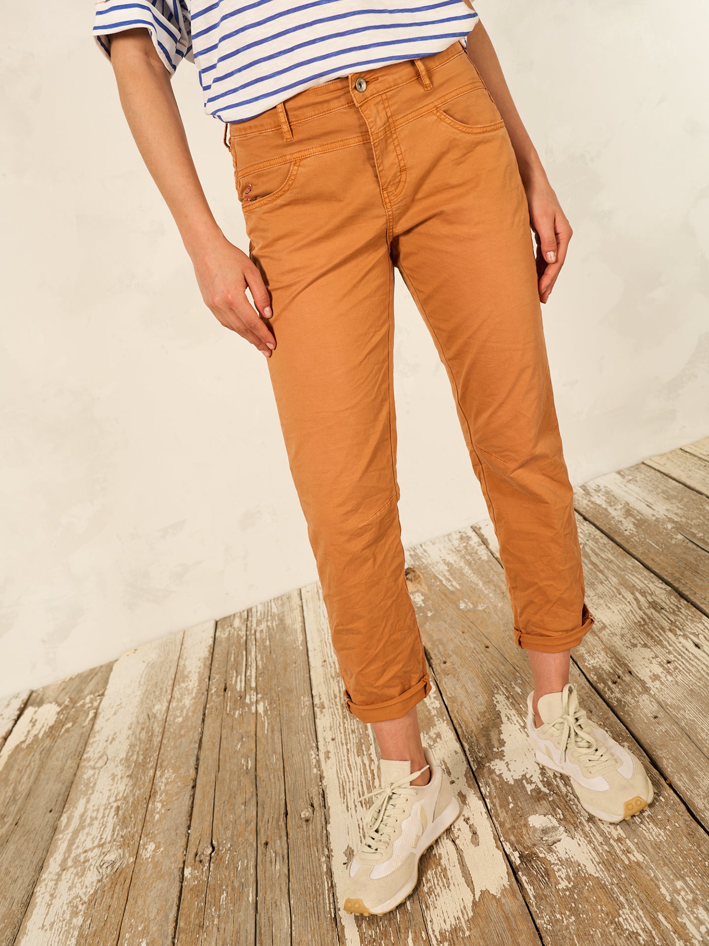 pantalon tapered
