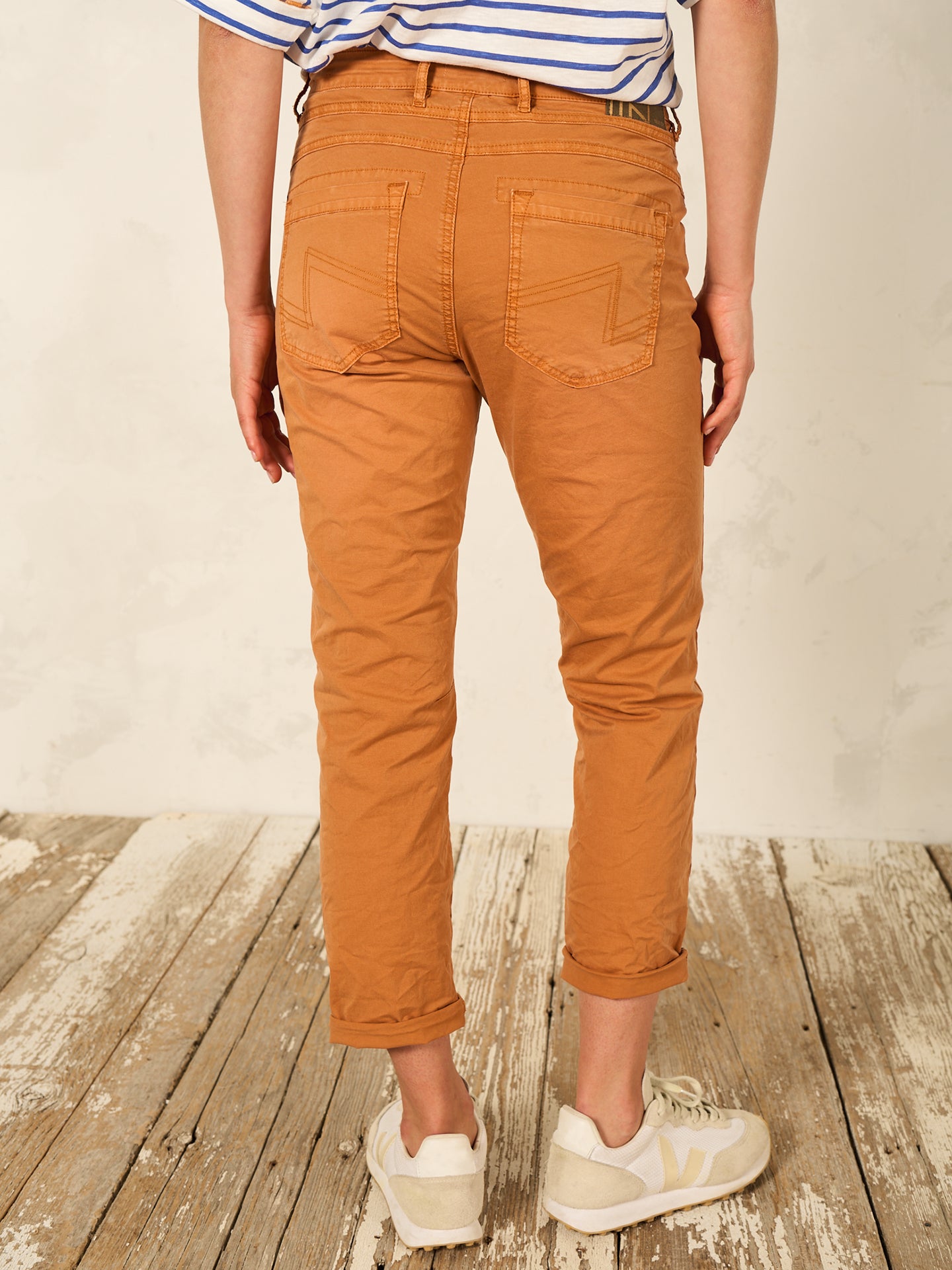 pantalon tapered