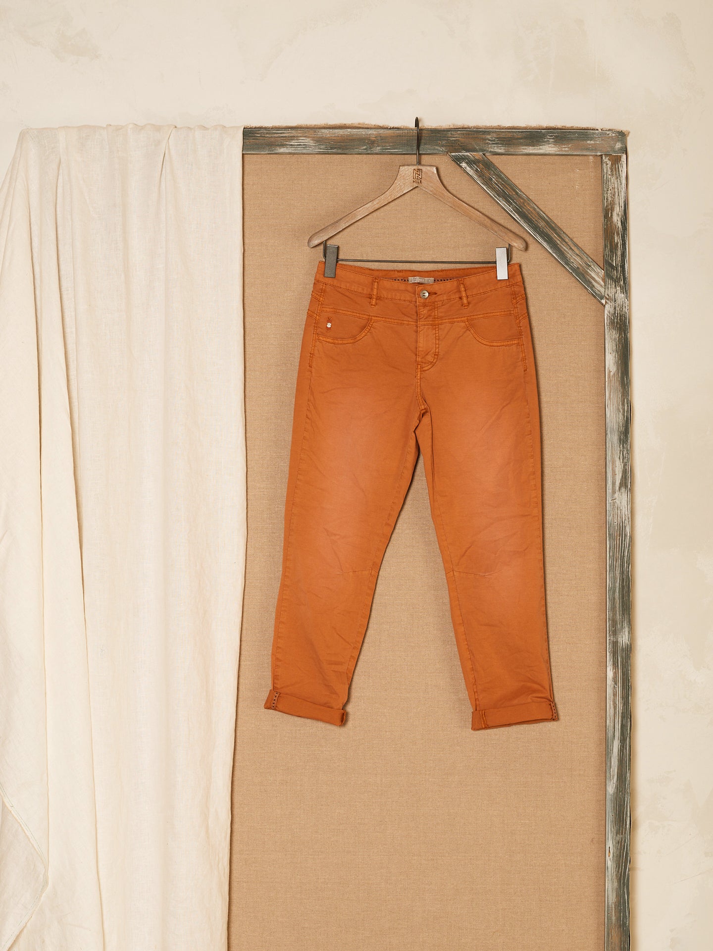 pantalon tapered