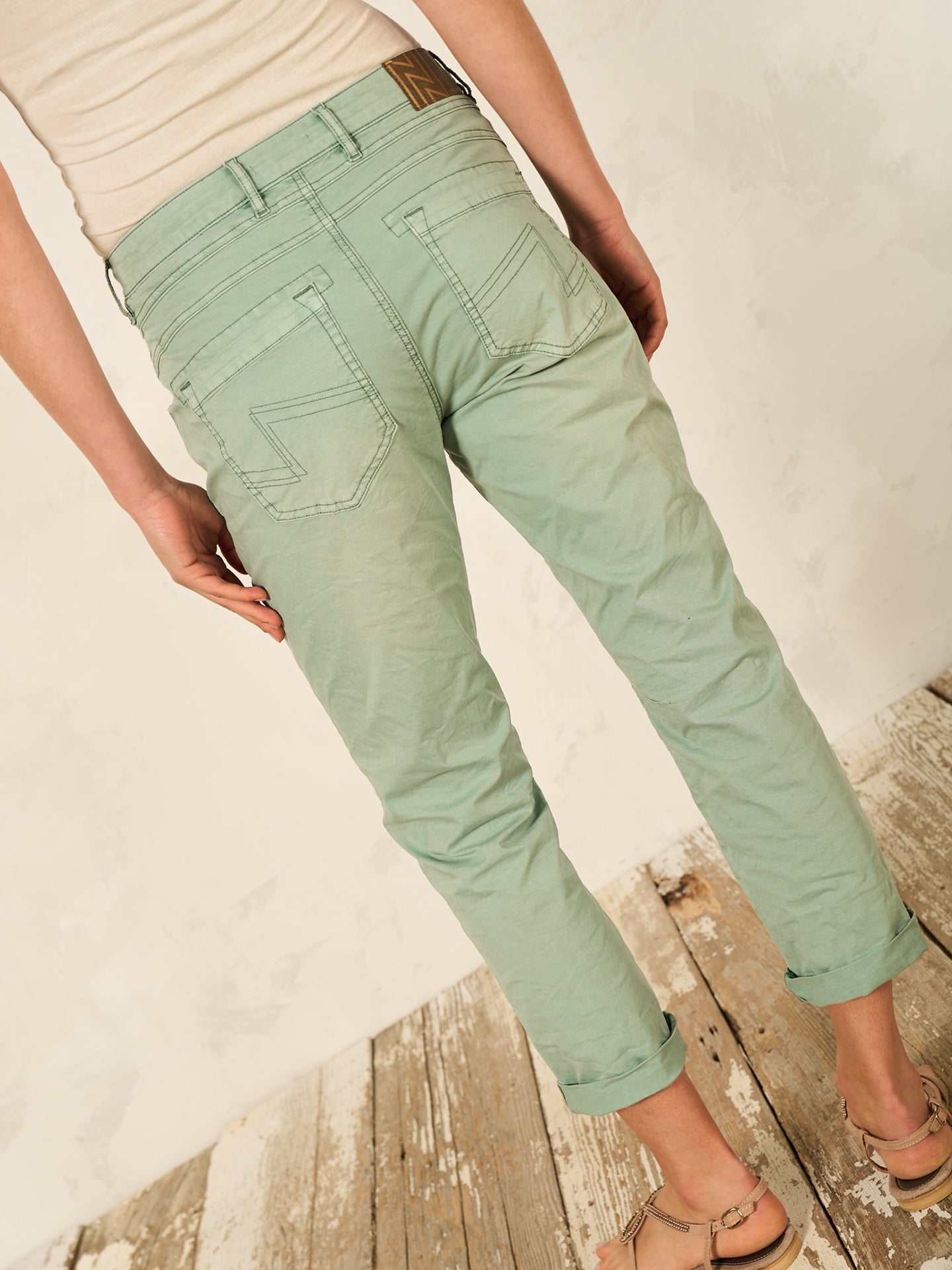 pantalon tapered