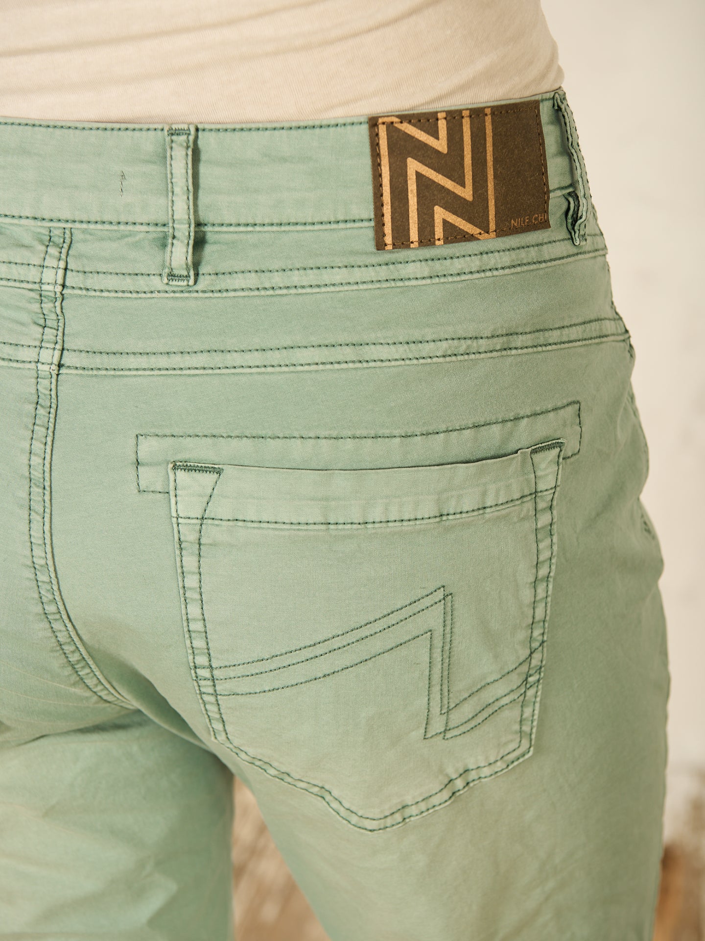 pantalon tapered