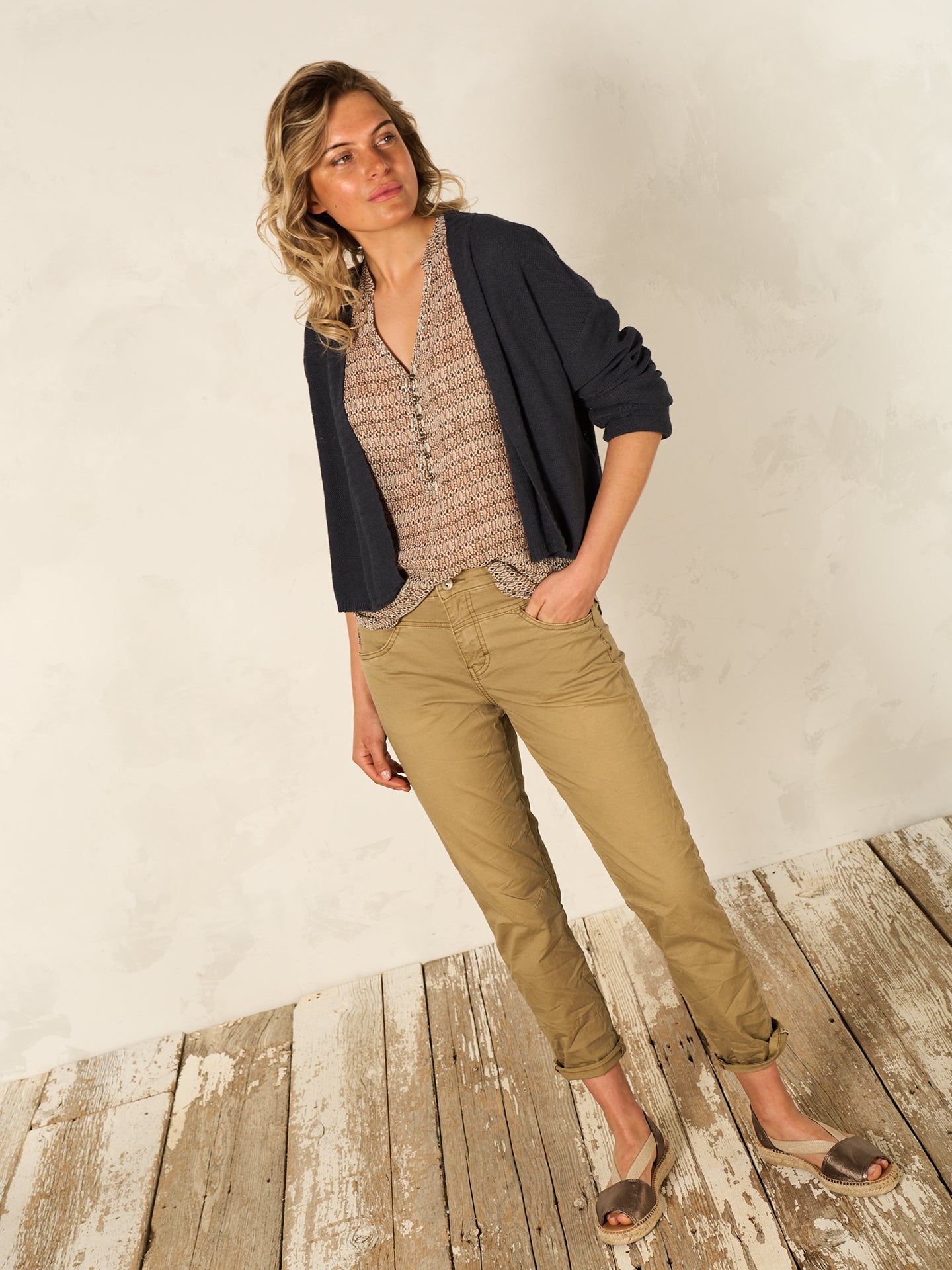 Blusa con abbottonatura