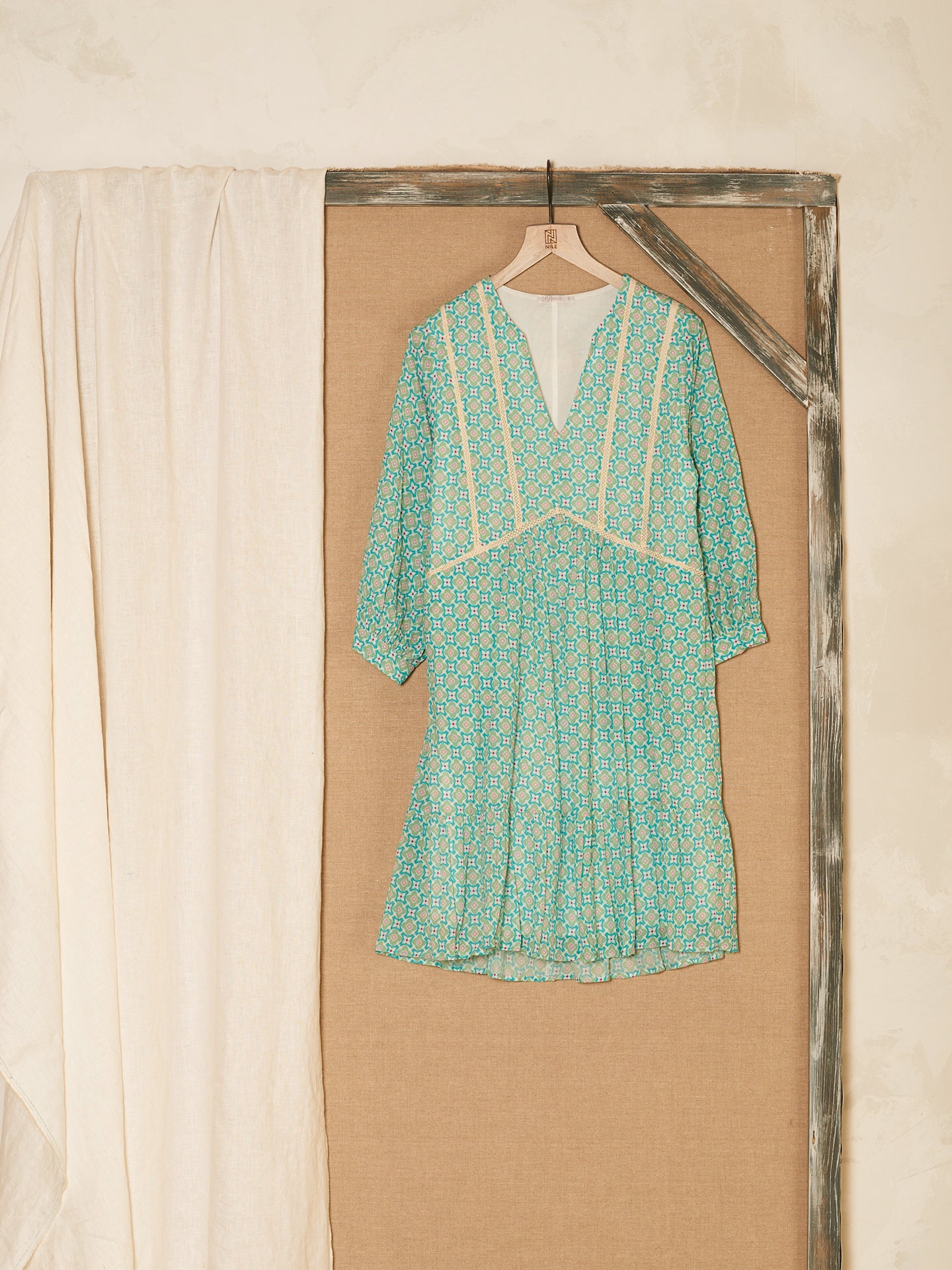 Kleid mit Volant
