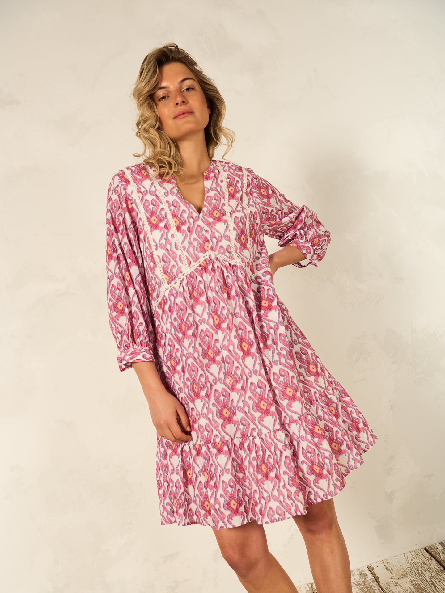 Kleid mit Volant