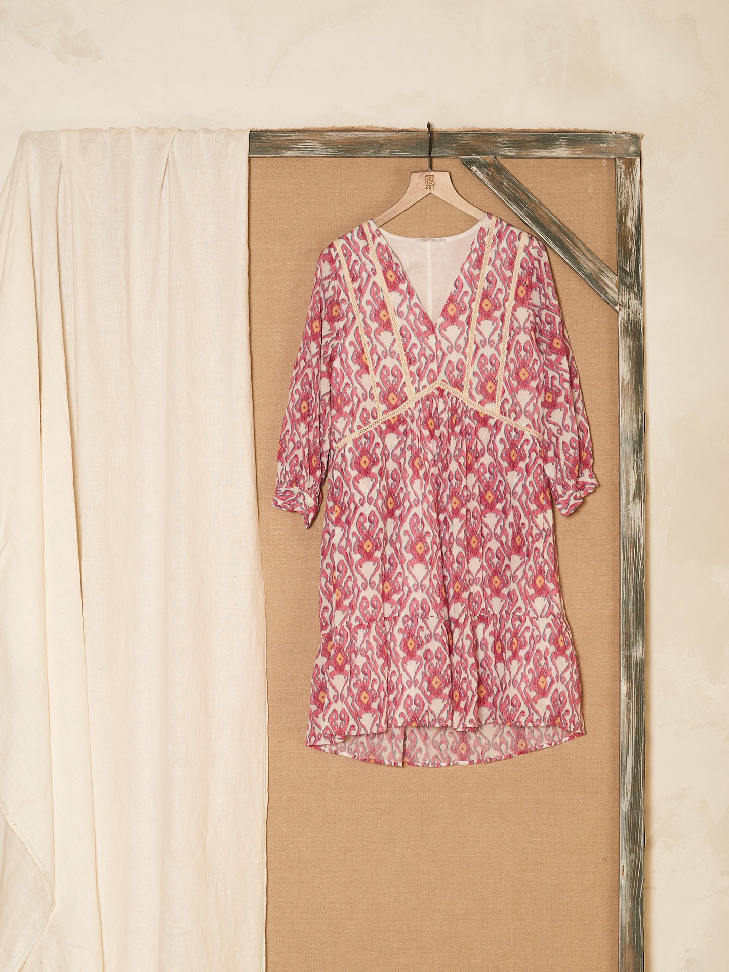 Kleid mit Volant