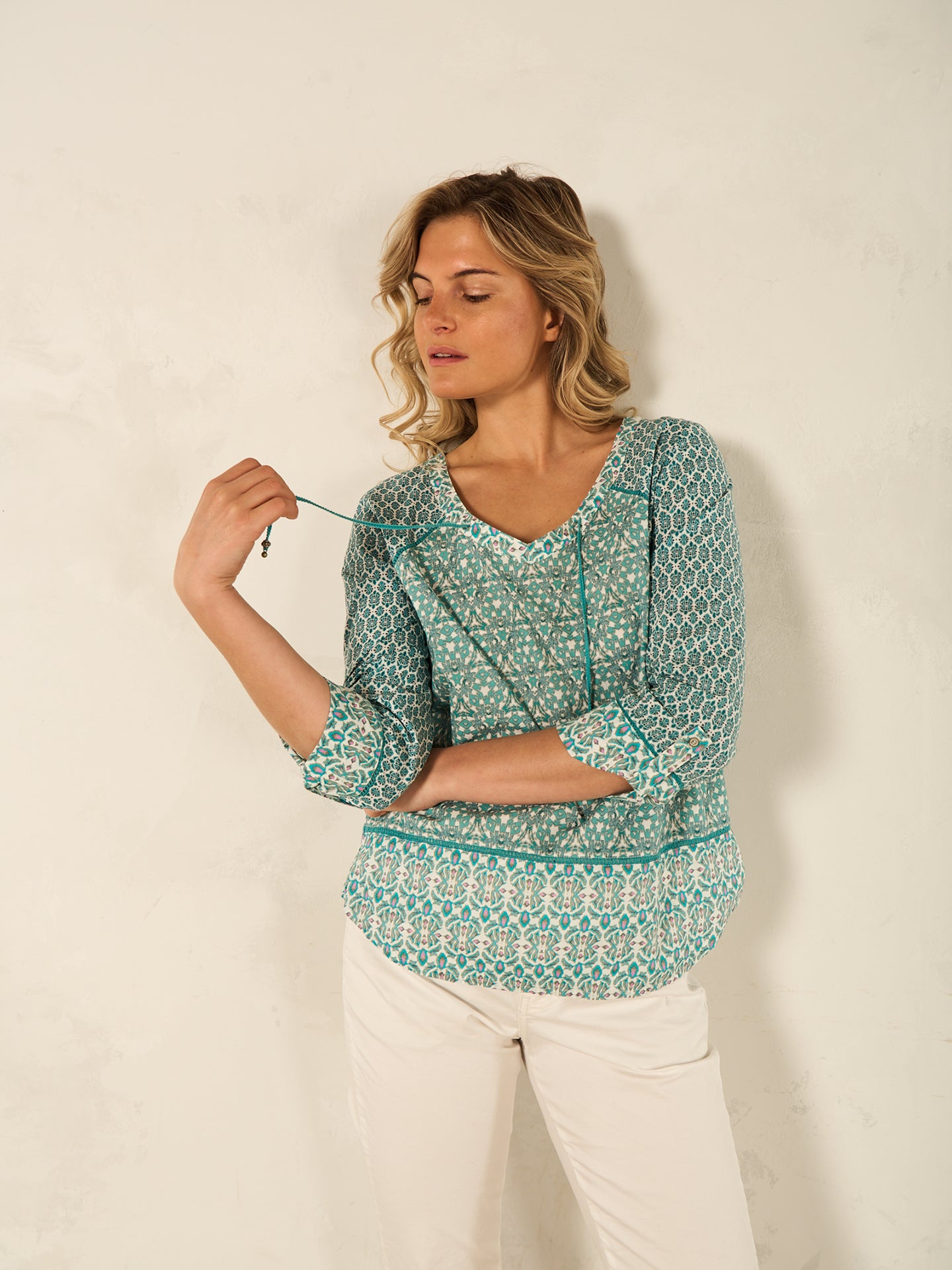 blouse avec col en V