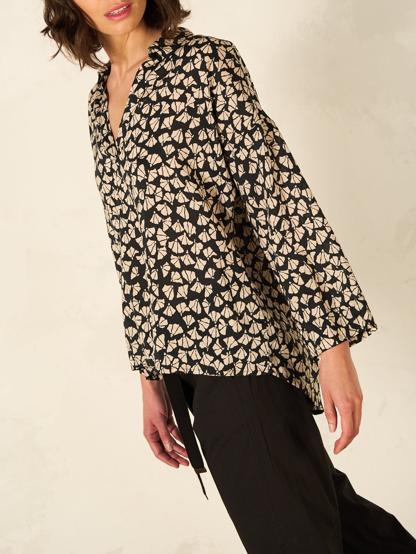 blouse avec col en V