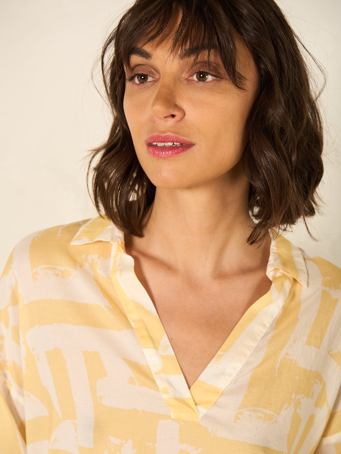 blouse avec col en V