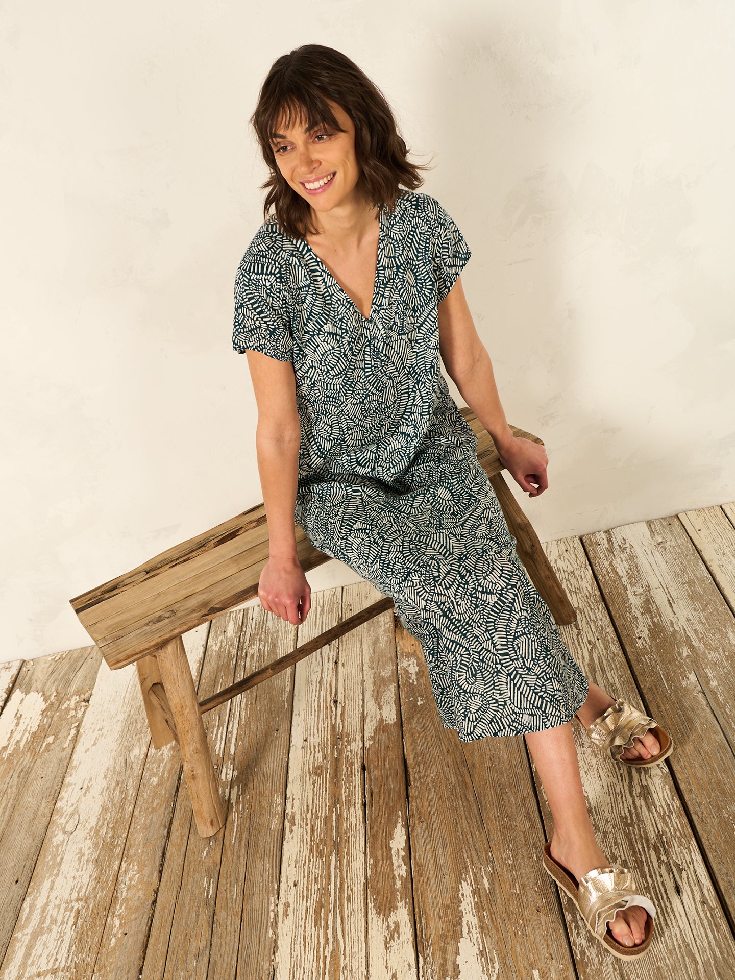 Kleid mit V-Ausschnitt