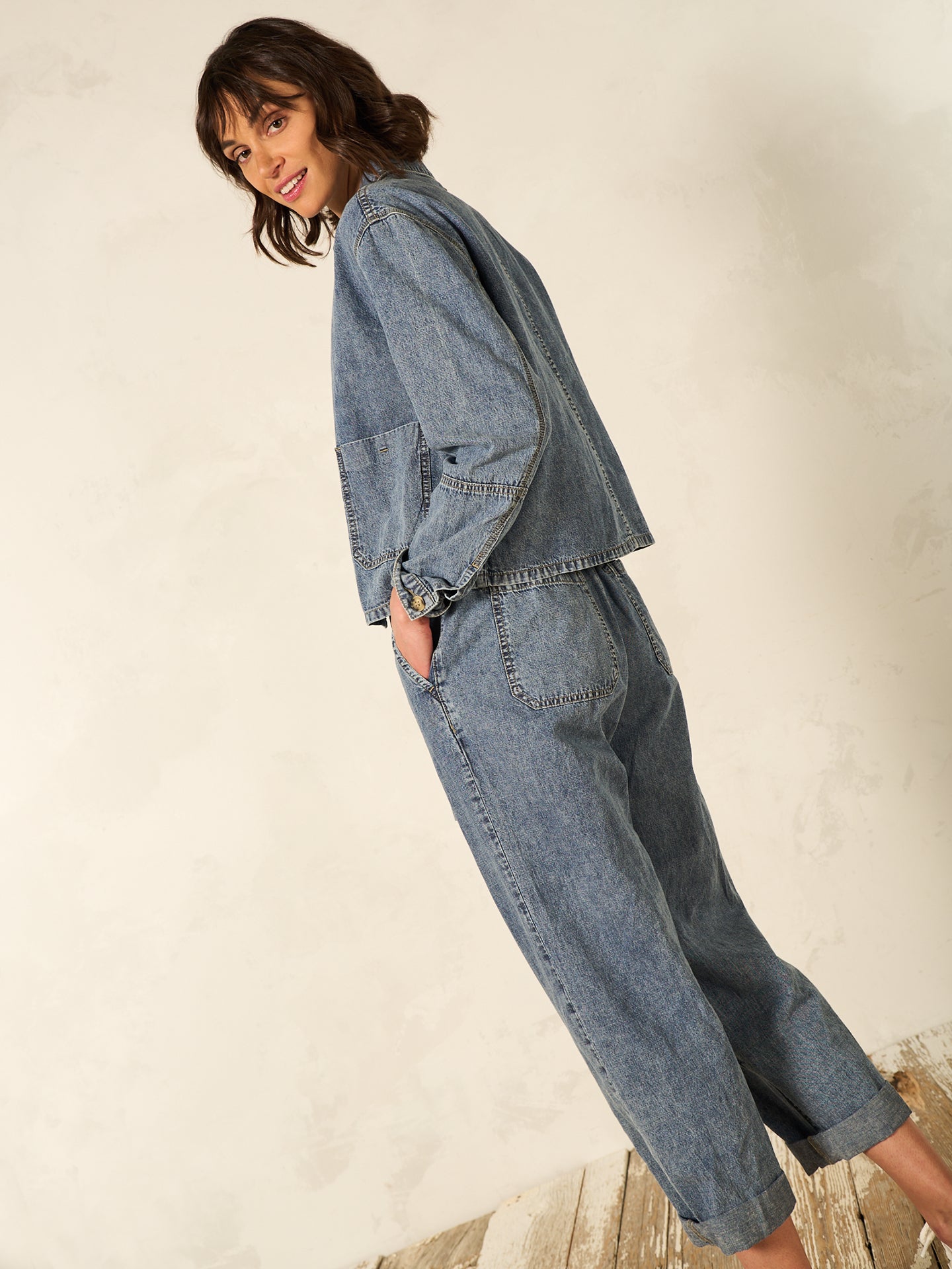 Jacket with collar