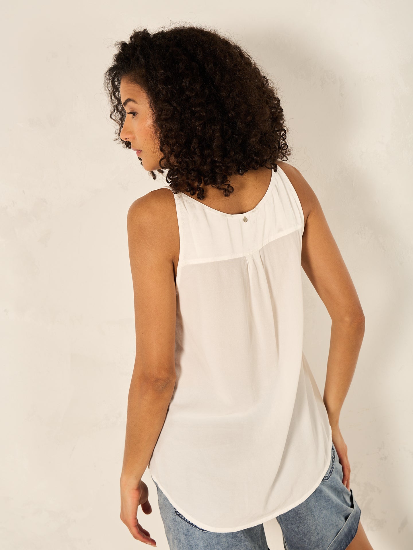 Top con spalline sottili
