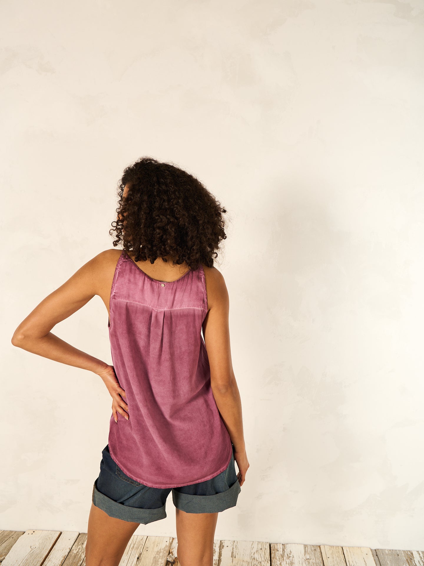 Top con spalline sottili