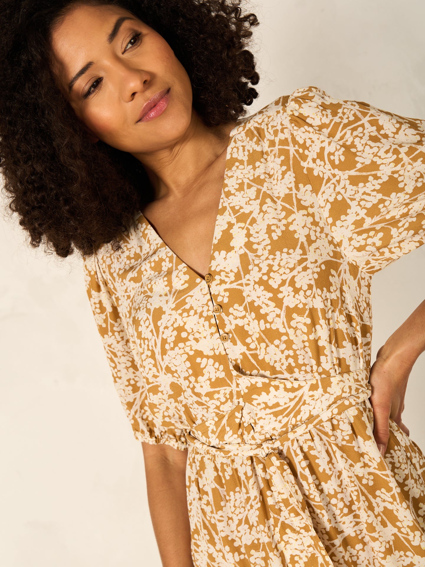 Kleid mit Volant