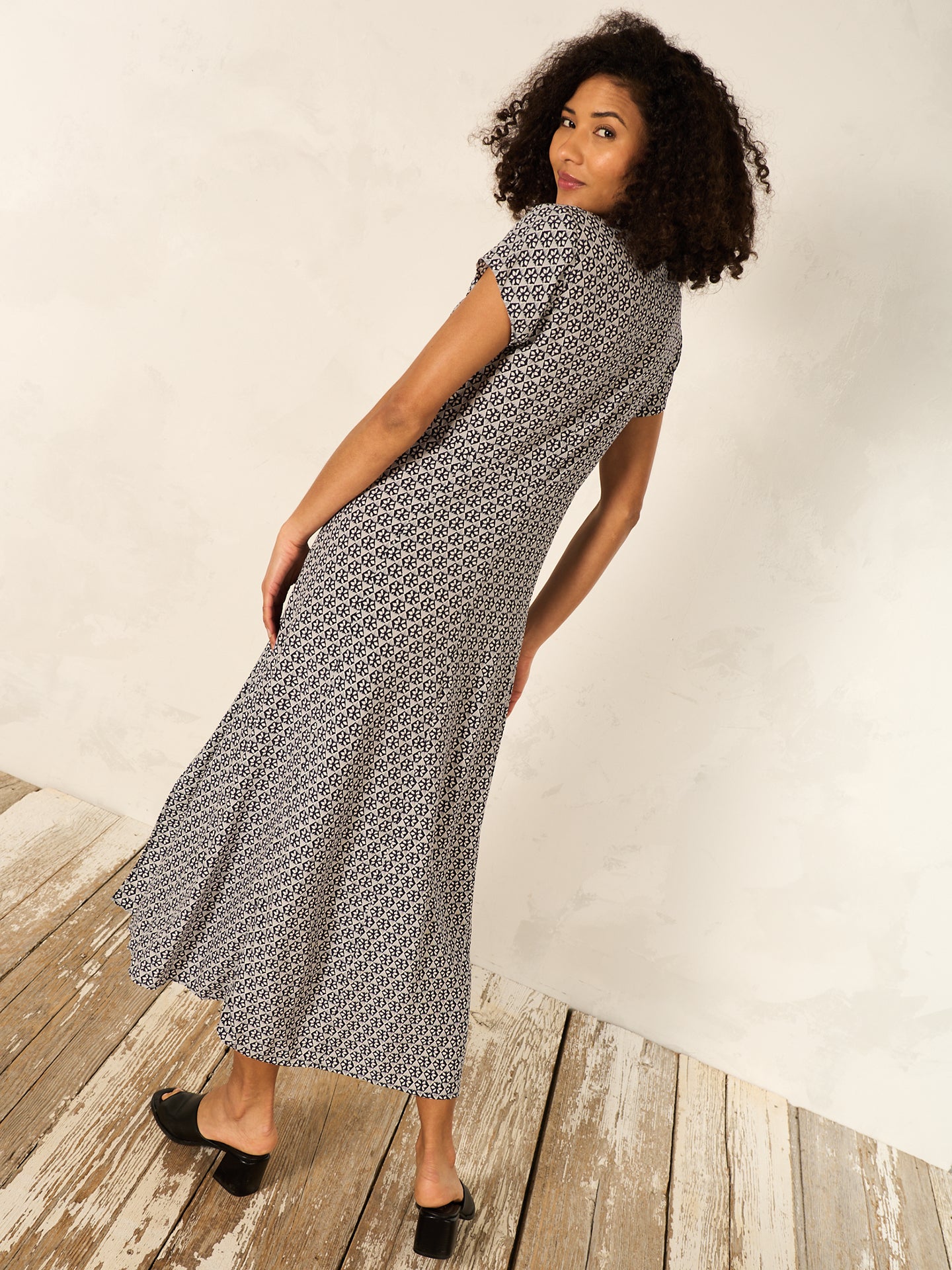 Kleid mit Kragen