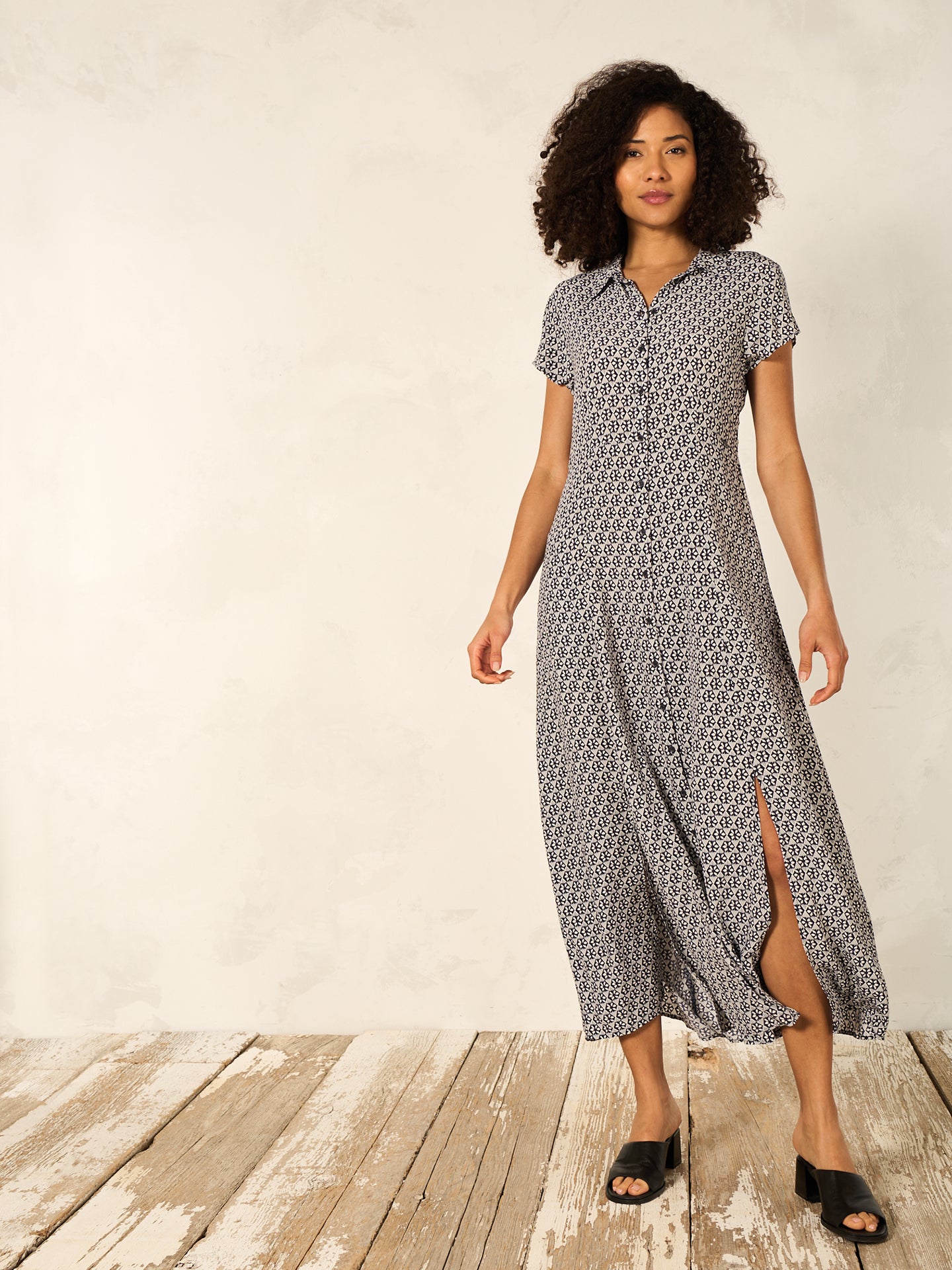 Kleid mit Kragen